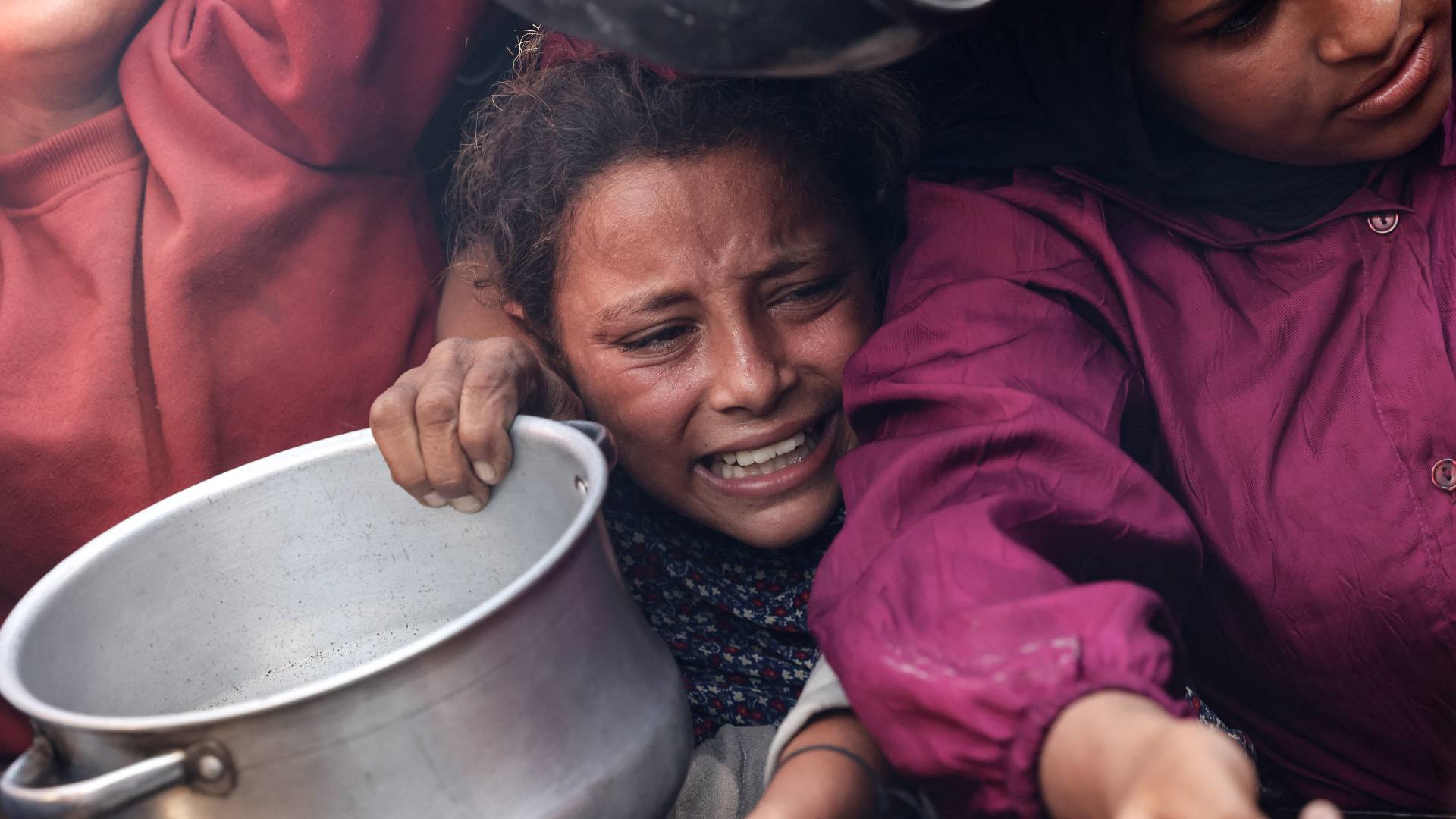 طالبي مساعدات غذائية بغزة