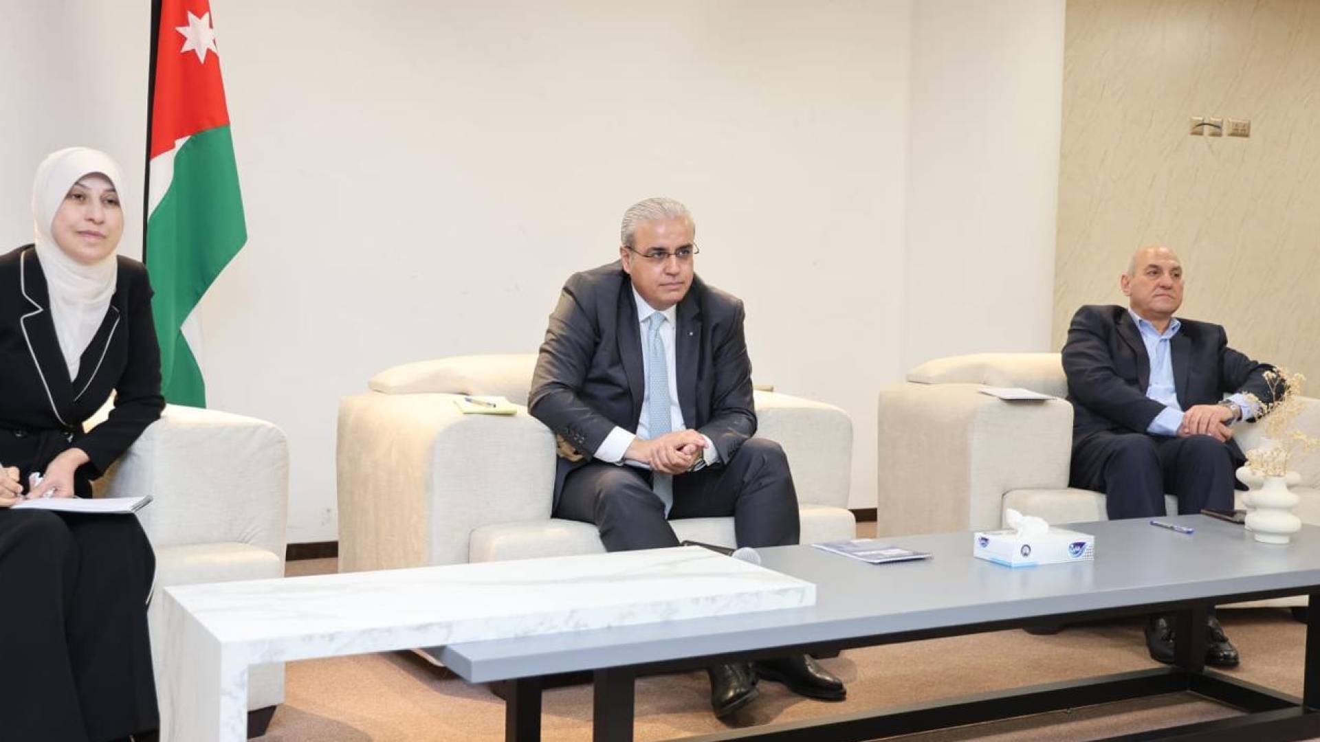 البدور يترأس اجتماعا موسعا لتعزيز جودة الرعاية الصحية وتطوير النظام الصحي في الأردن