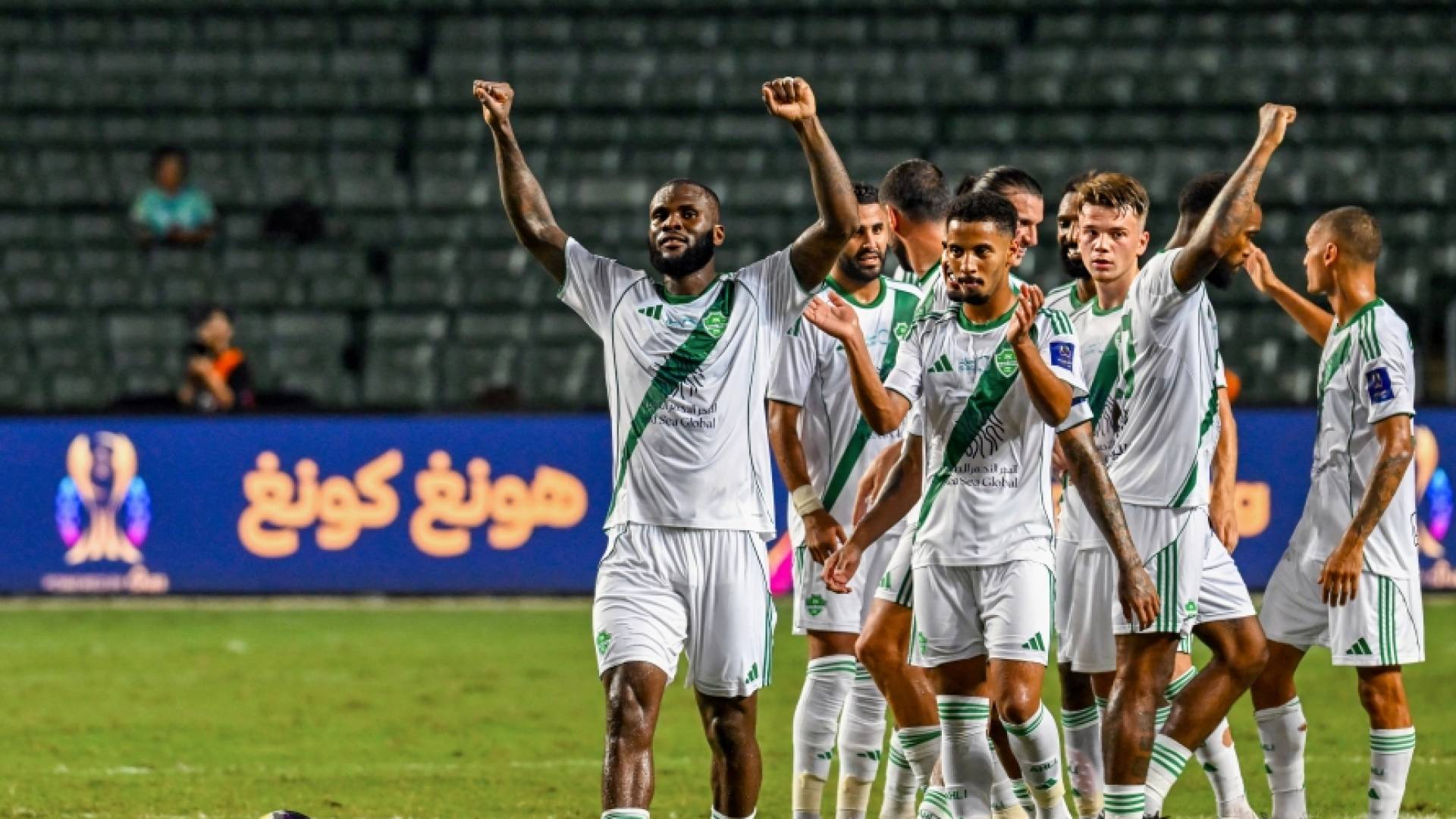 لاعبو الأهلي السعودي