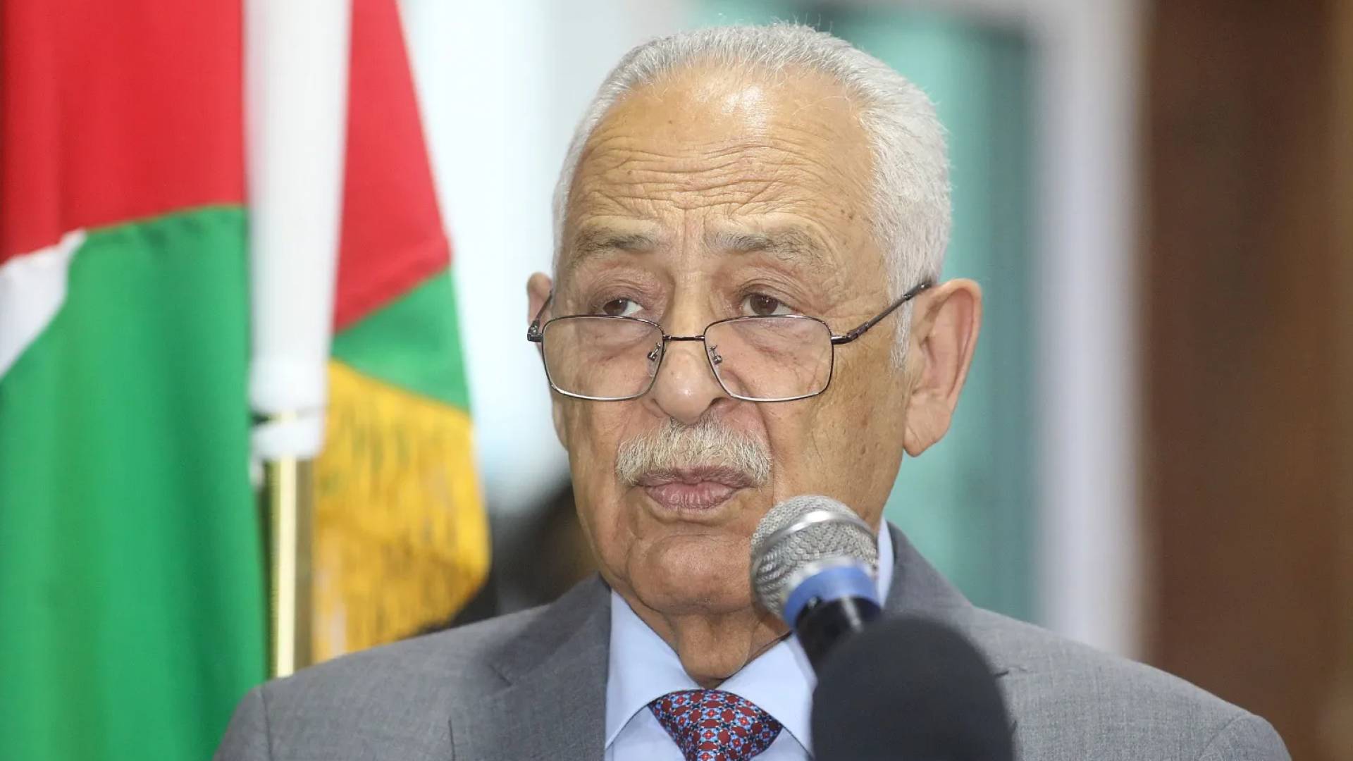 يوسف العيسوي