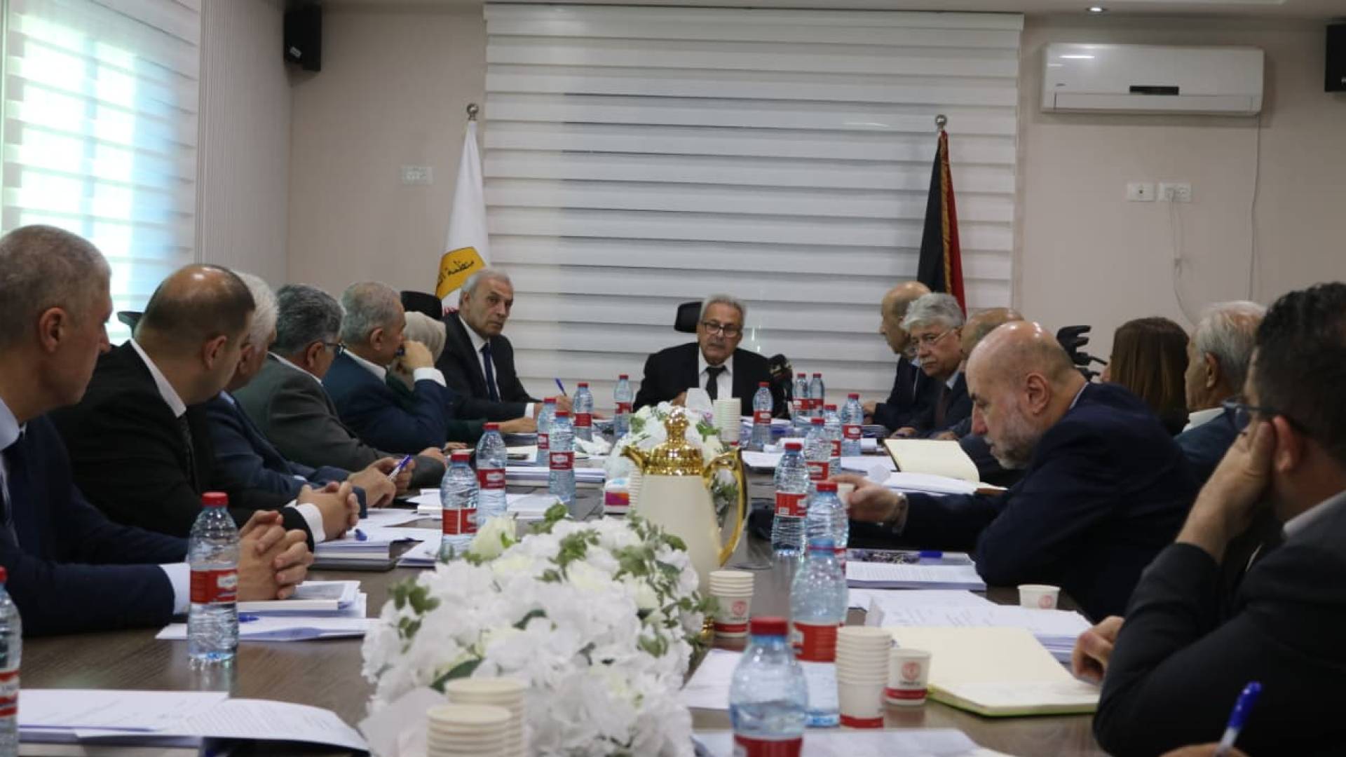 لجنة صياغة الدستور للانتقال من السلطة إلى الدولة تعقد اجتماعها الأول