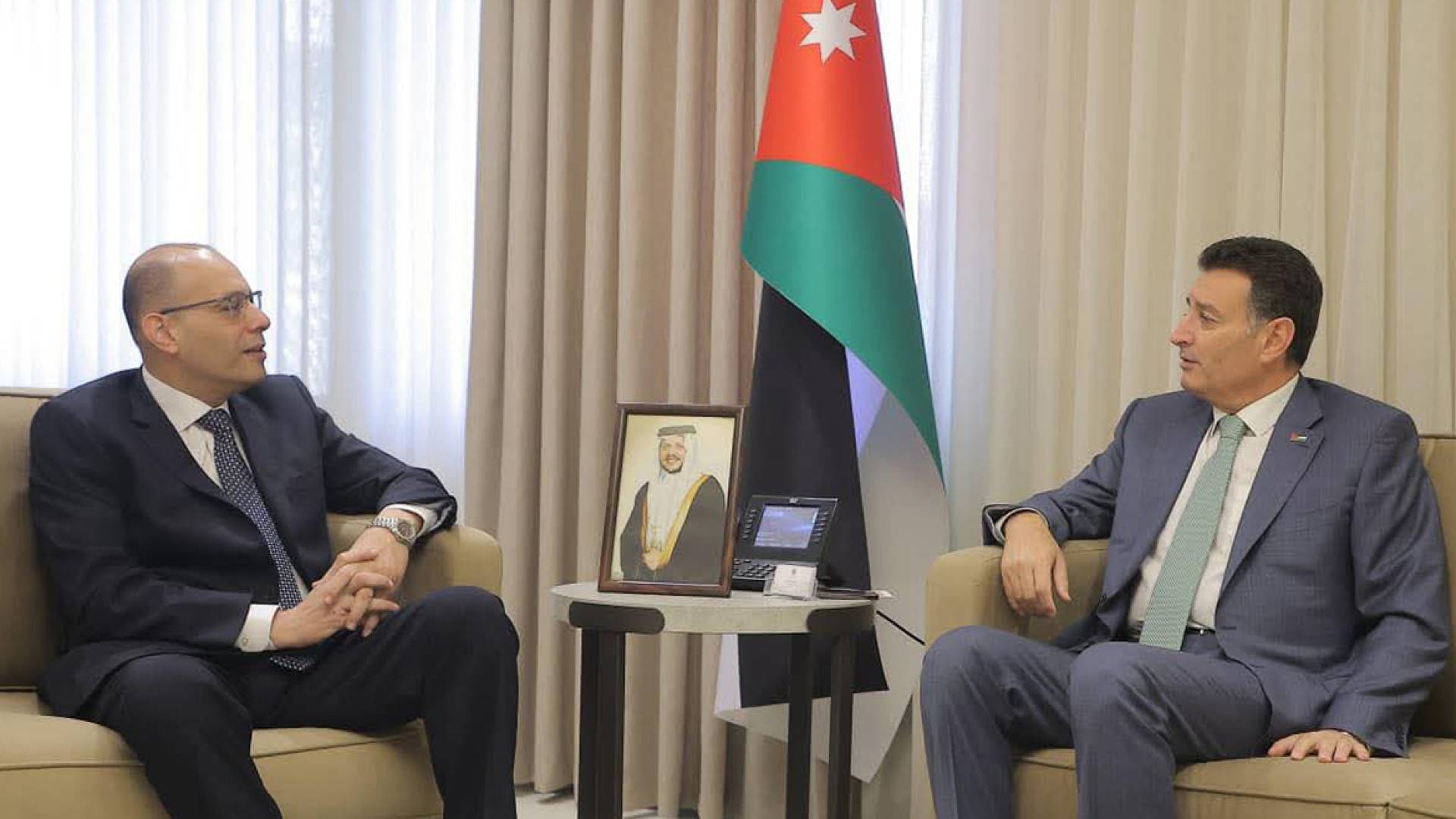 الصفدي يتسقبل السفير المصري لدى الأردن