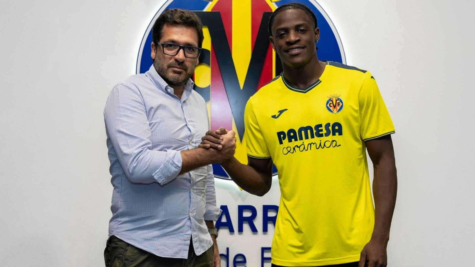 المهاجم الكاميروني كارل إيتا إيونج