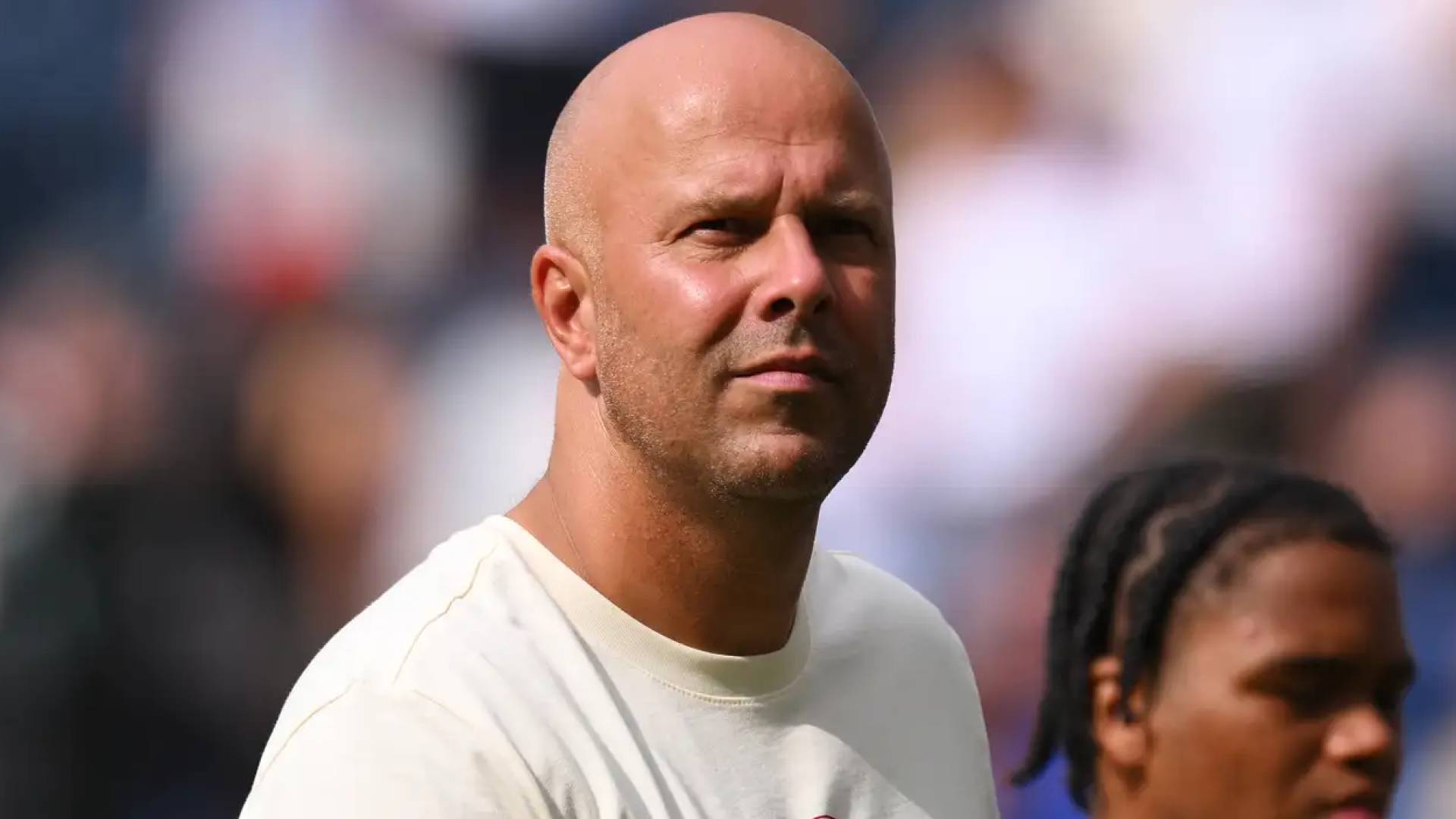 سلوت يقلل من تأثير أزمة إيزاك قبل مواجهة نيوكاسل وليفربول في سانت جيمس بارك