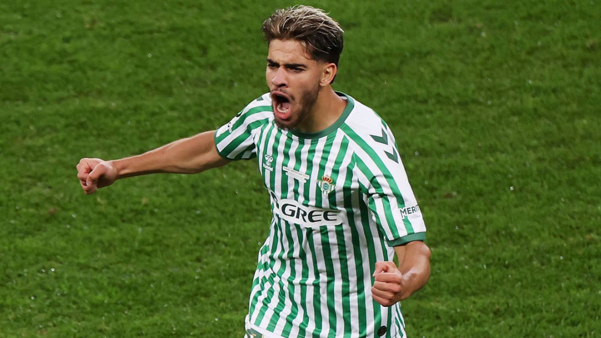 الزلزولي يحسم موقفه: سعيد في بيتيس رغم العروض المغرية