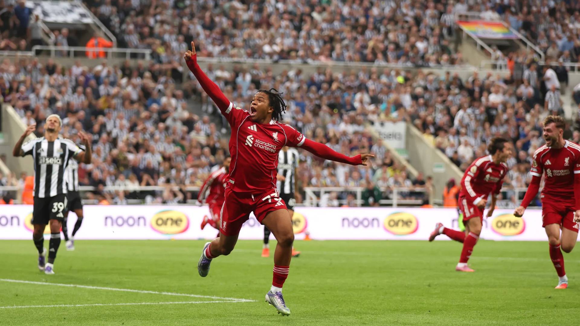 ليفربول يقلب الطاولة ويفوز على نيوكاسل بنتيجة 3-2