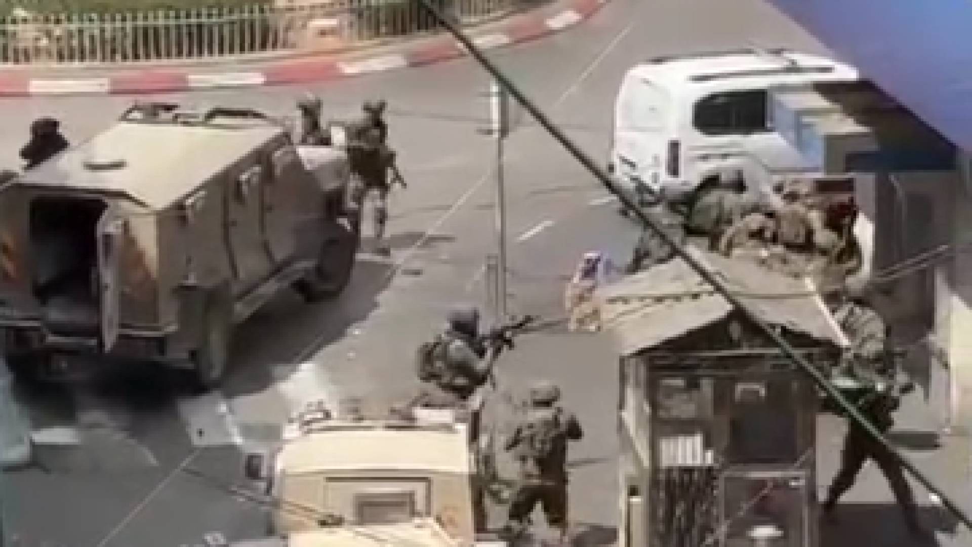 قوات الاحتلال خاصة تقتحم وسط رام الله