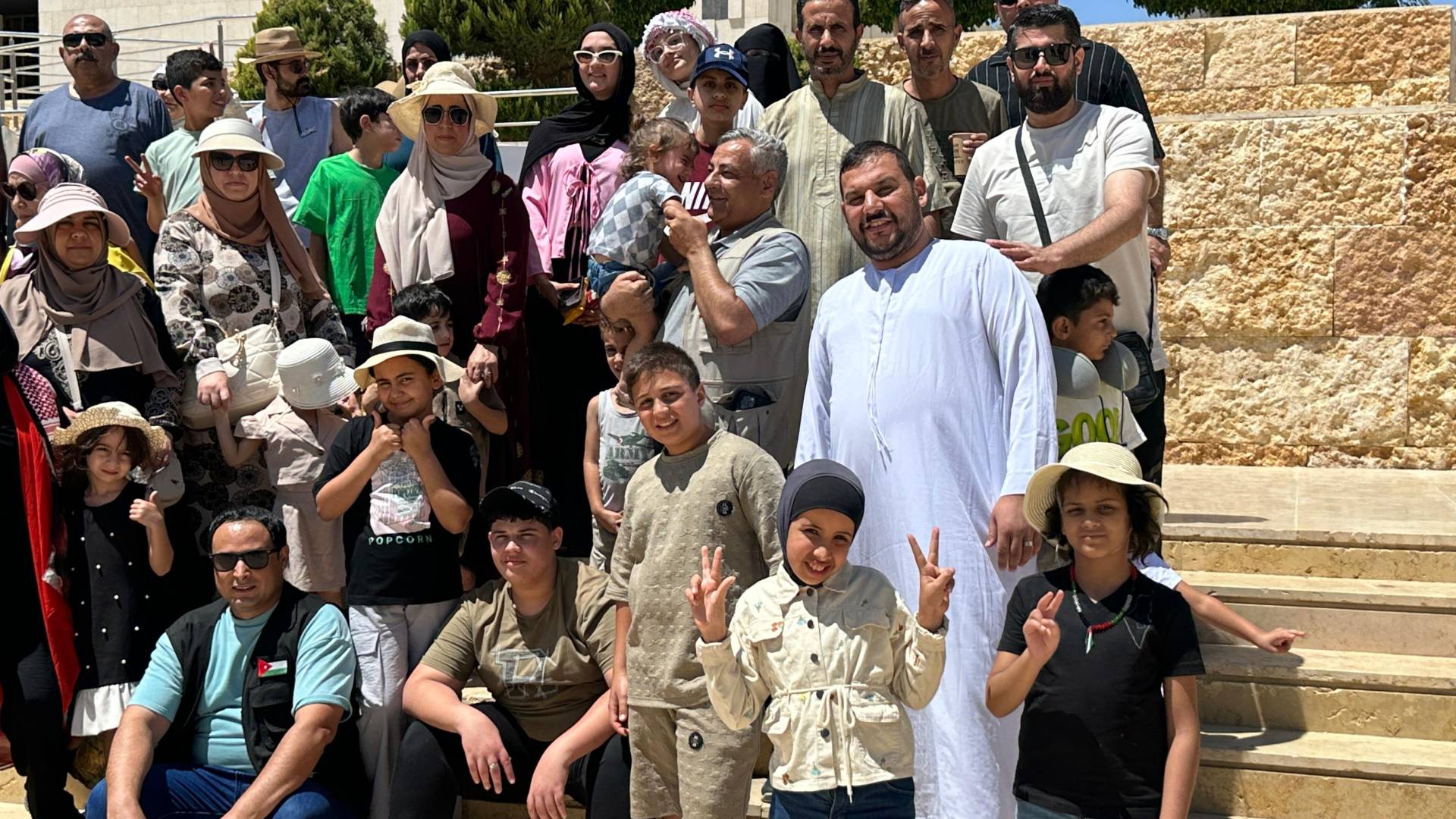 اطفال غزة في البتراء