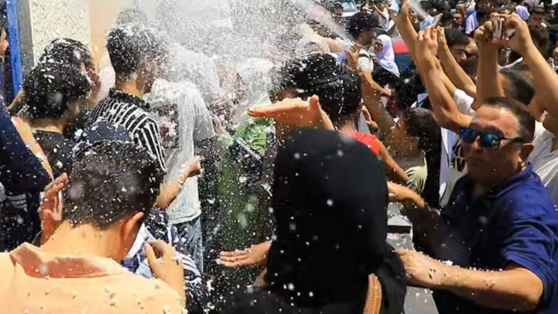 احتفالات التوجيهي - تعبيرية