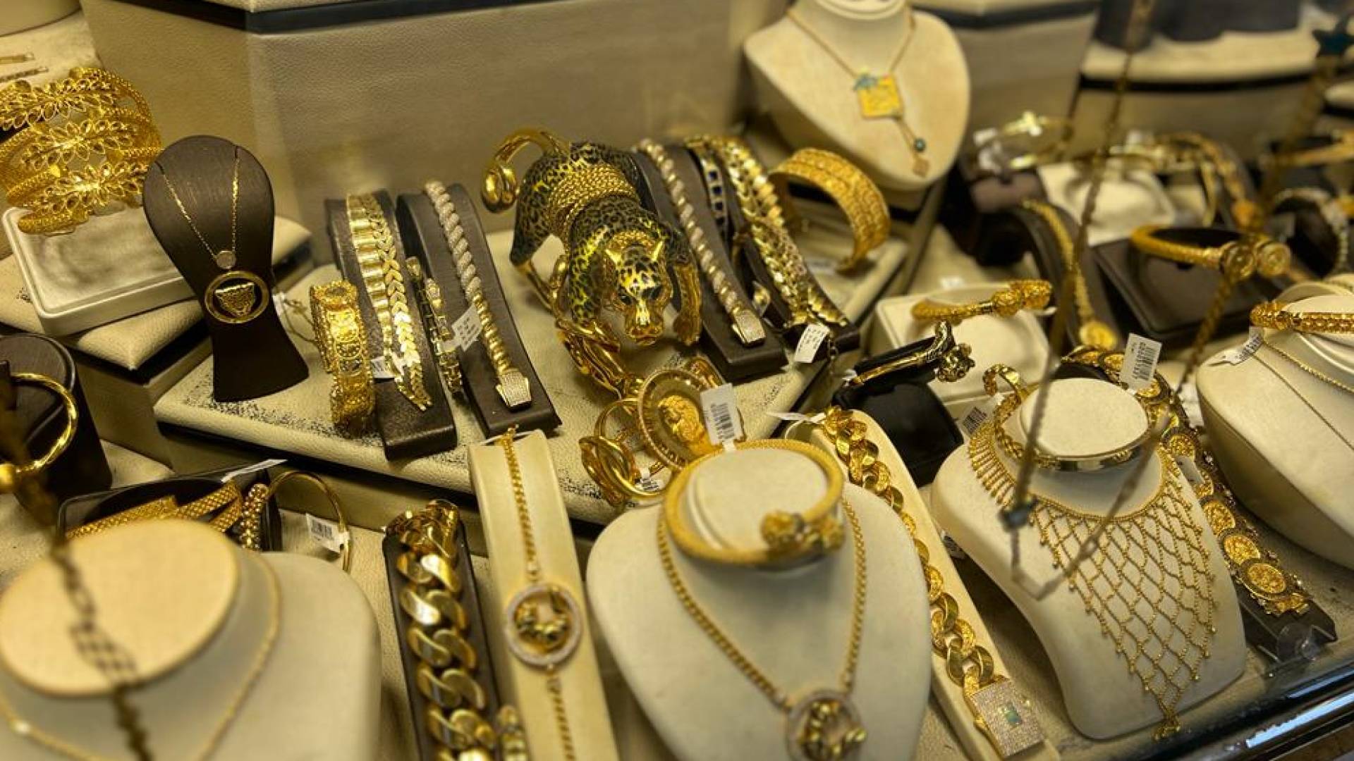 مجوهرات ذهبية