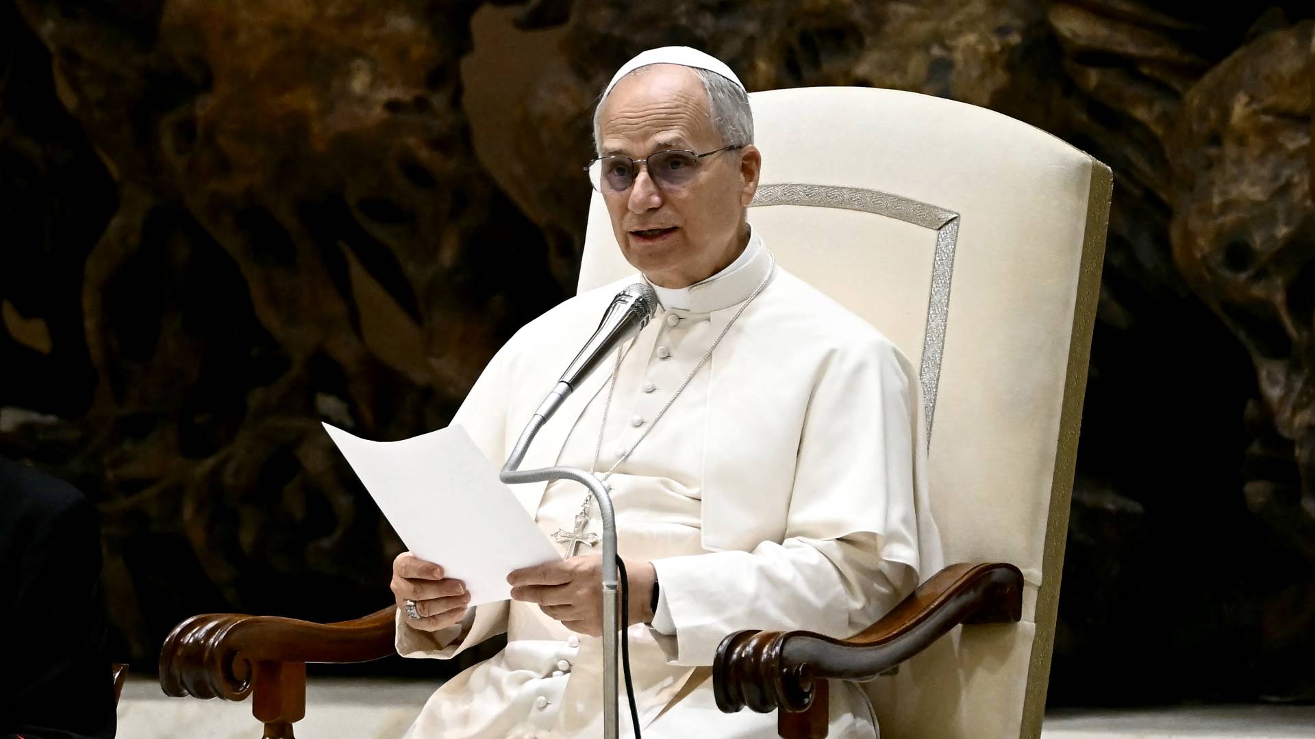 البابا ليو الرابع عشر