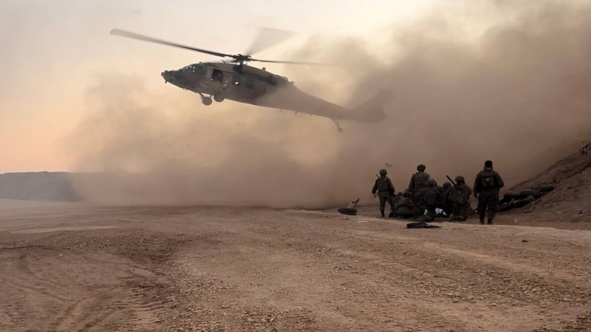 مصدر حكومي سوري: إنزال جوي للاحتلال الإسرائيلي بجنوب دمشق وسط التحليق والاستهدافات الجوية