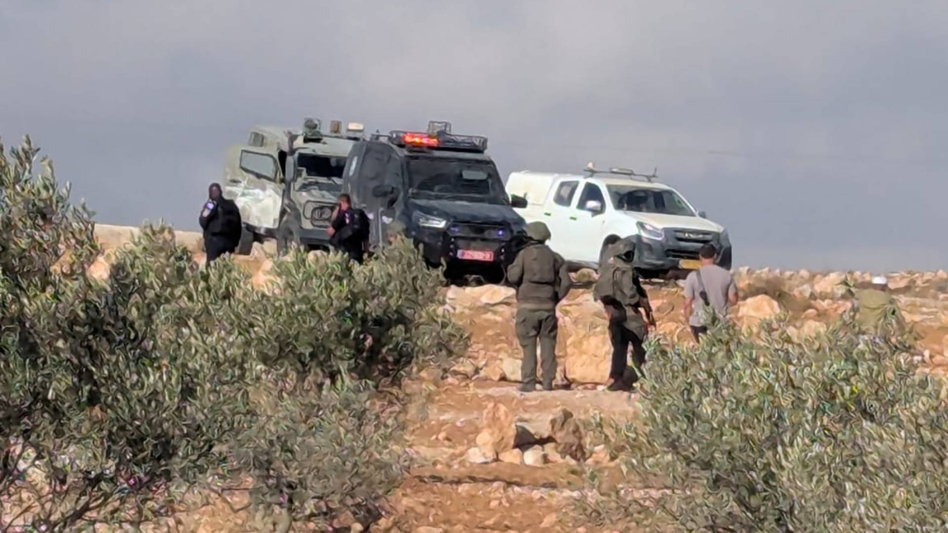 الاحتلال يعتقل الشيخ سعيد العمور