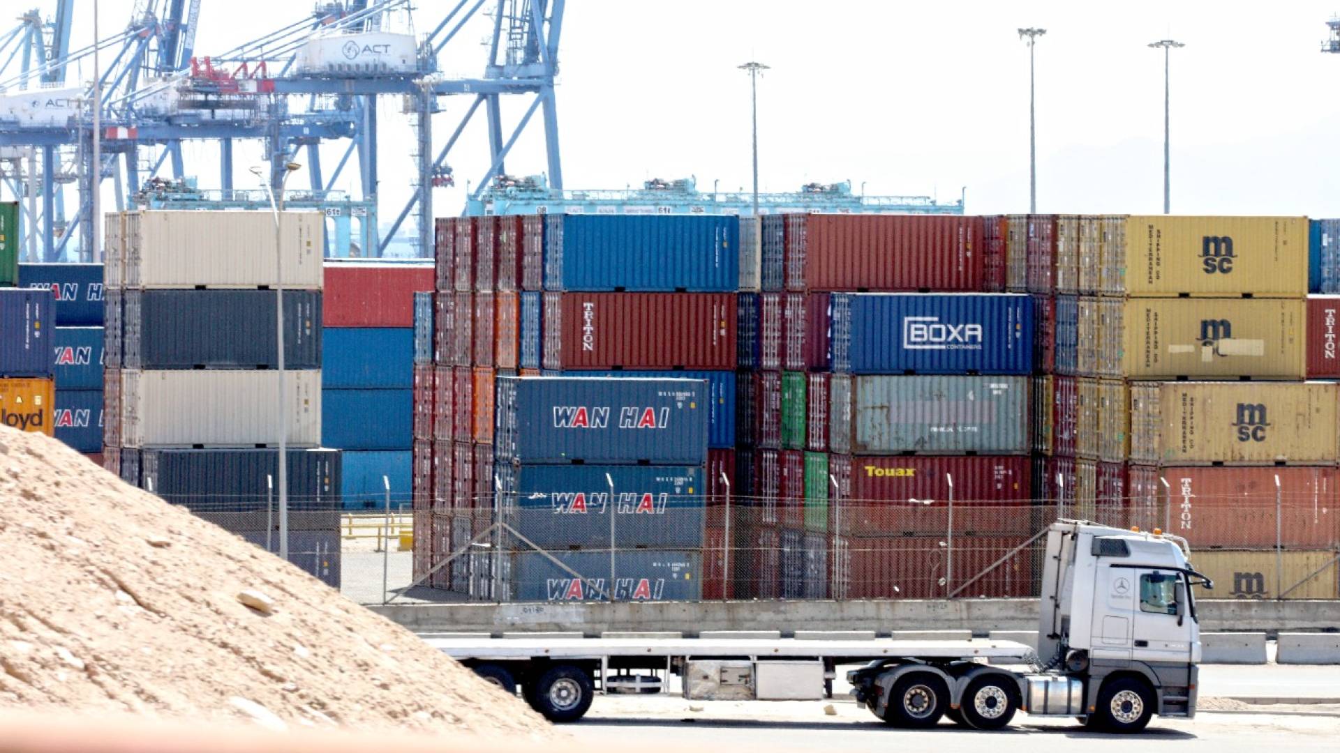 نمو قوي.. الألبسة والأسمدة تقودان صادرات الأردن الصناعية في النصف الأول من العام