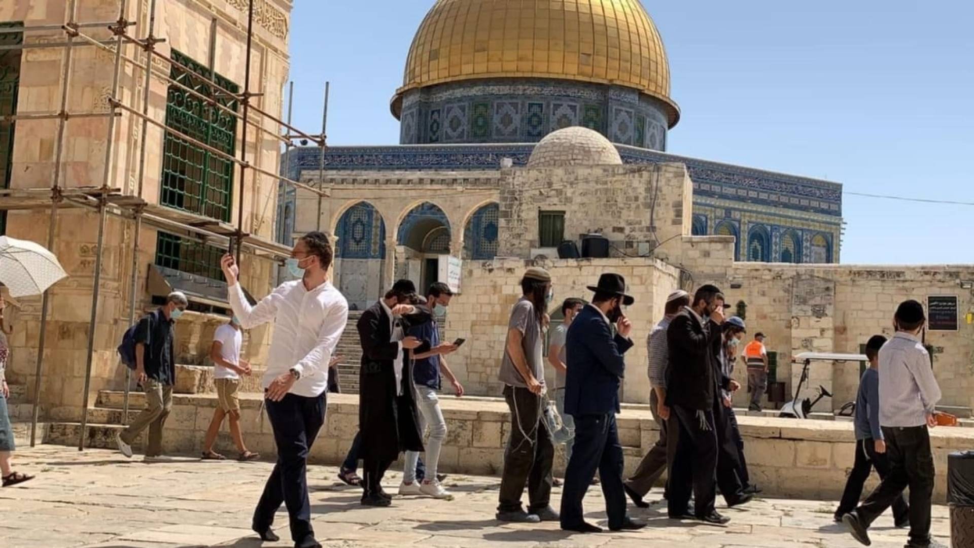 بحماية قوات الاحتلال.. مستوطنون يؤدون طقوسا تلمودية علنية في رحاب المسجد الأقصى