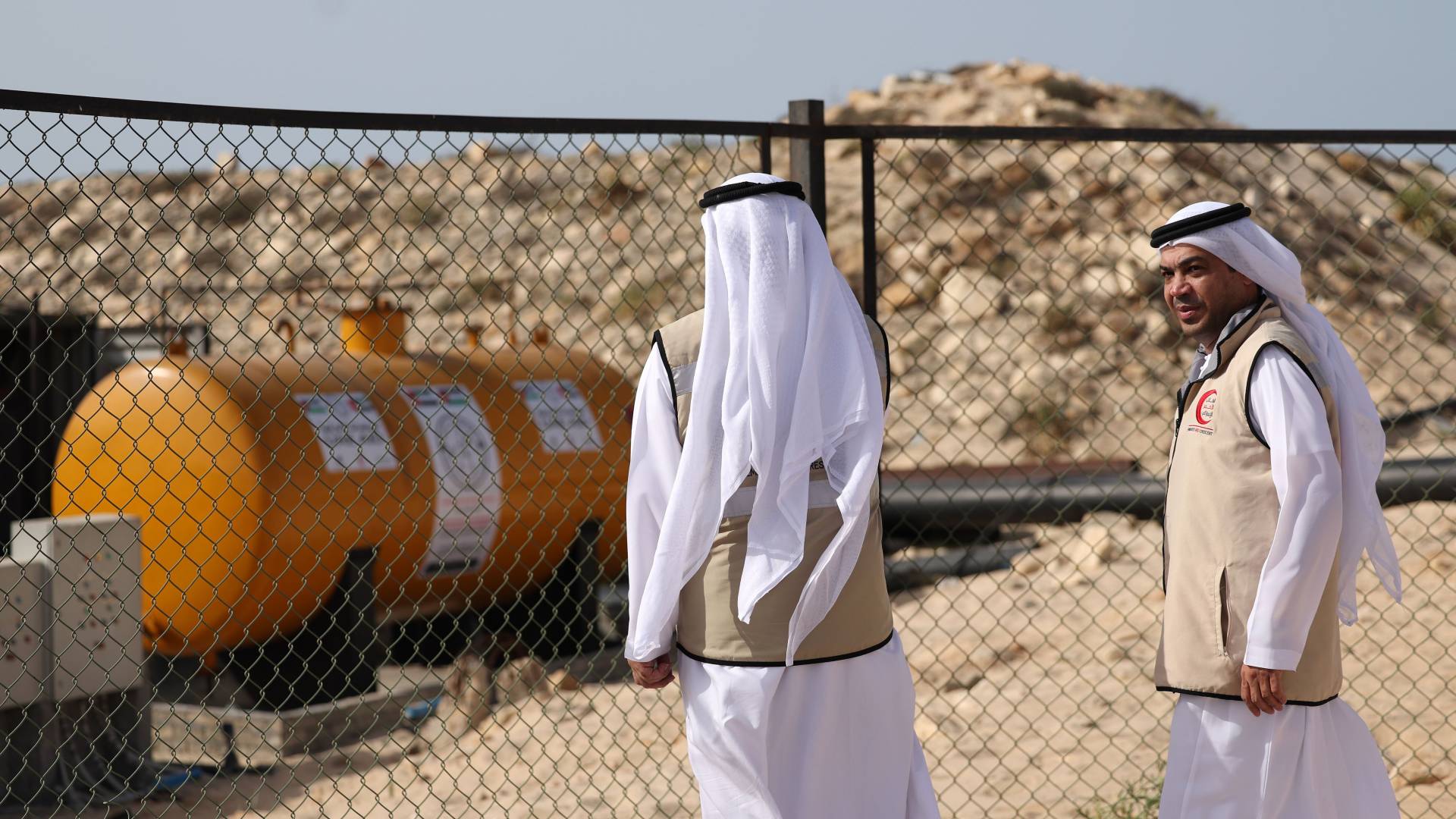 الإمارات تفتتح خط مياه ناقل من مصر إلى غزة