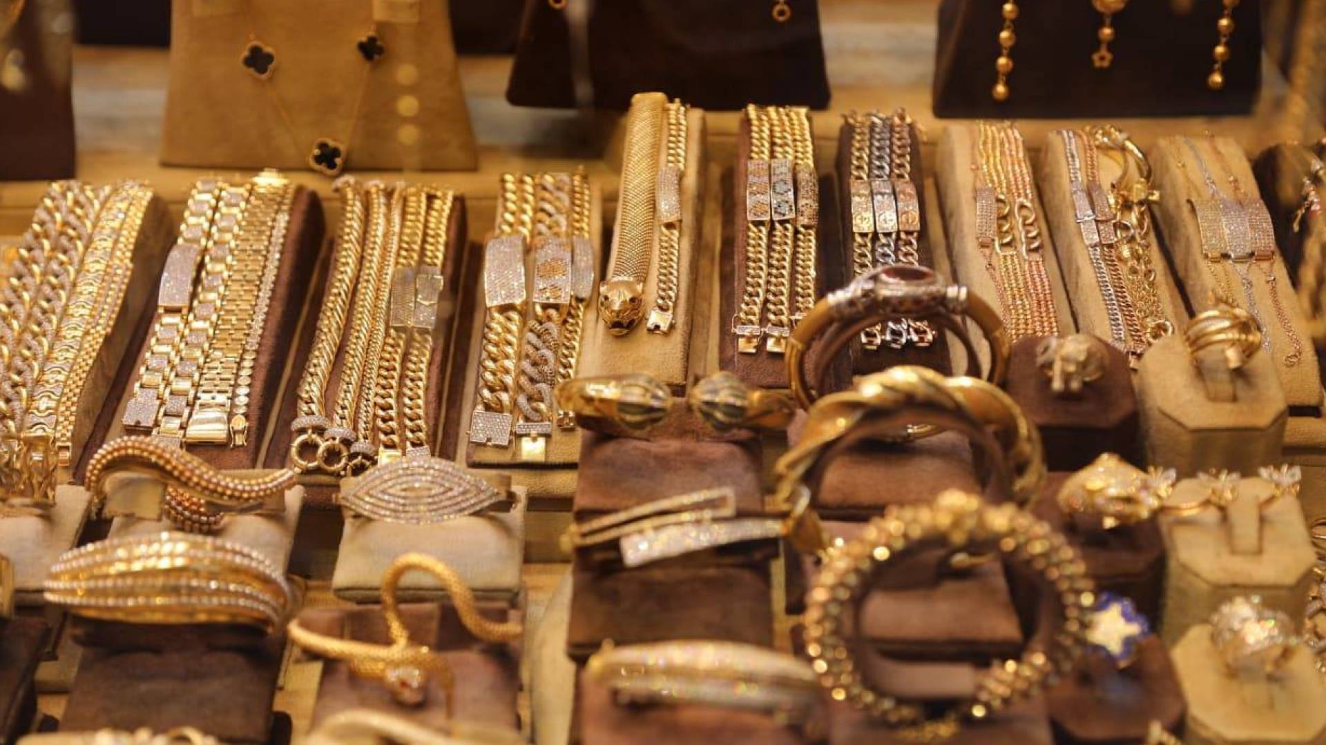 مجوهرات ذهبية