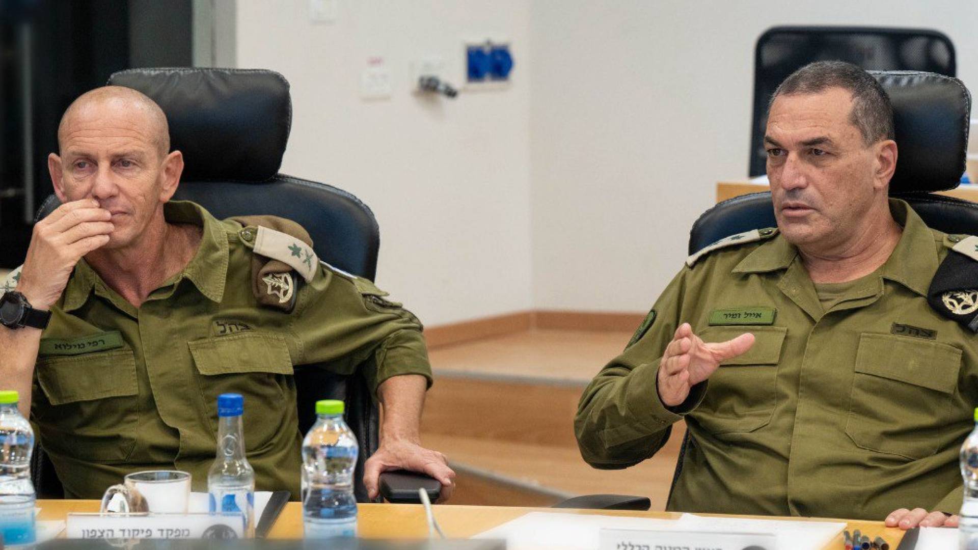 رئيس اركان جيش الاحتلال رفقة قادة الجيش