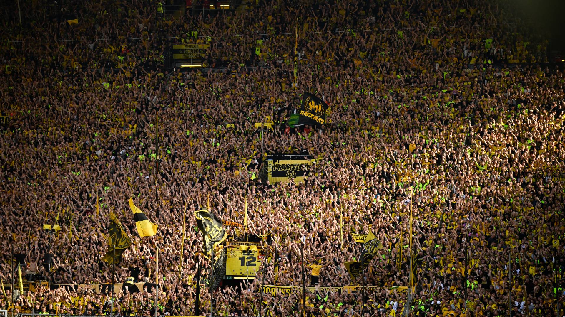 جماهير بوروسيا دورتموند