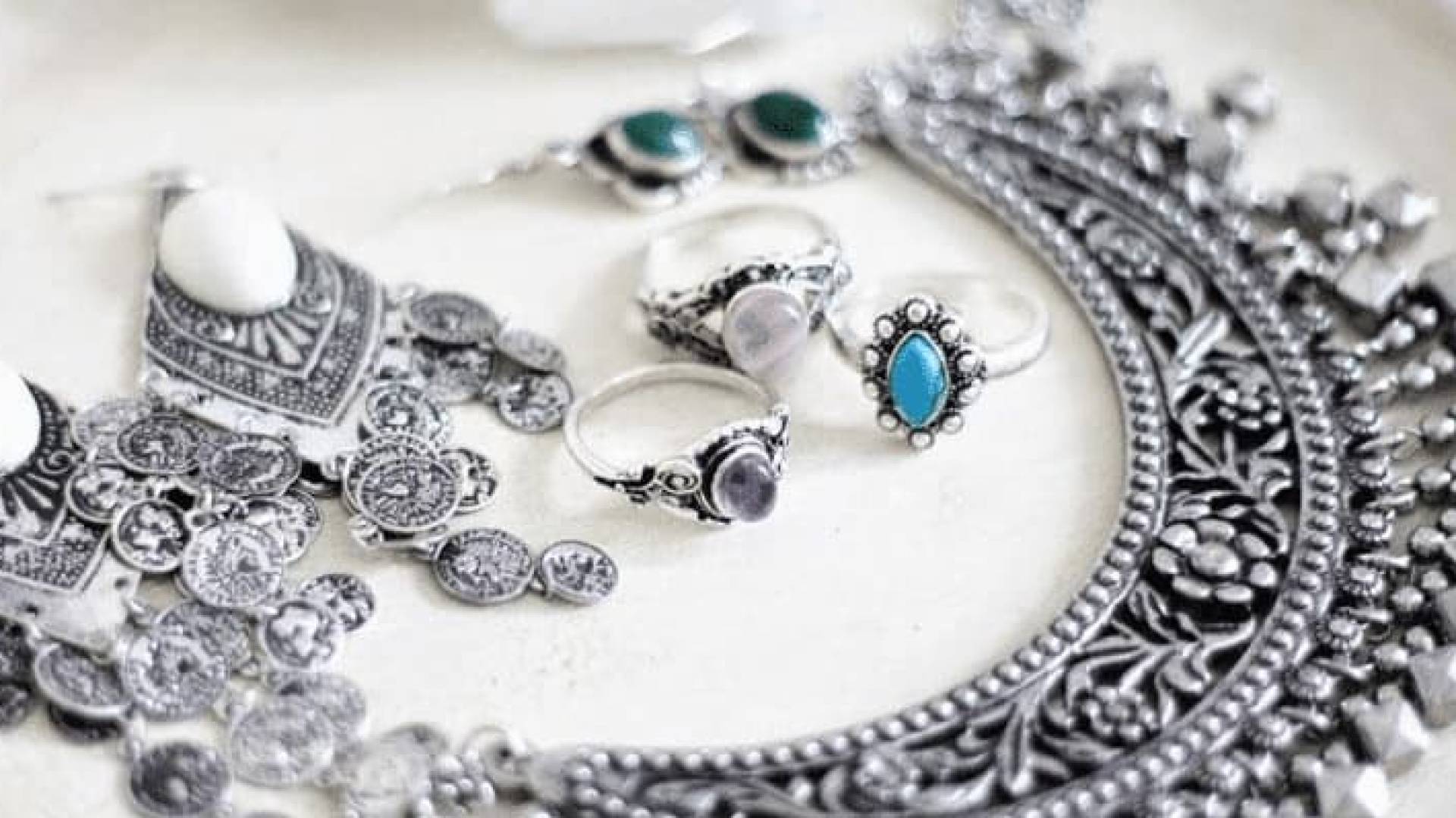 مجوهرات فضية