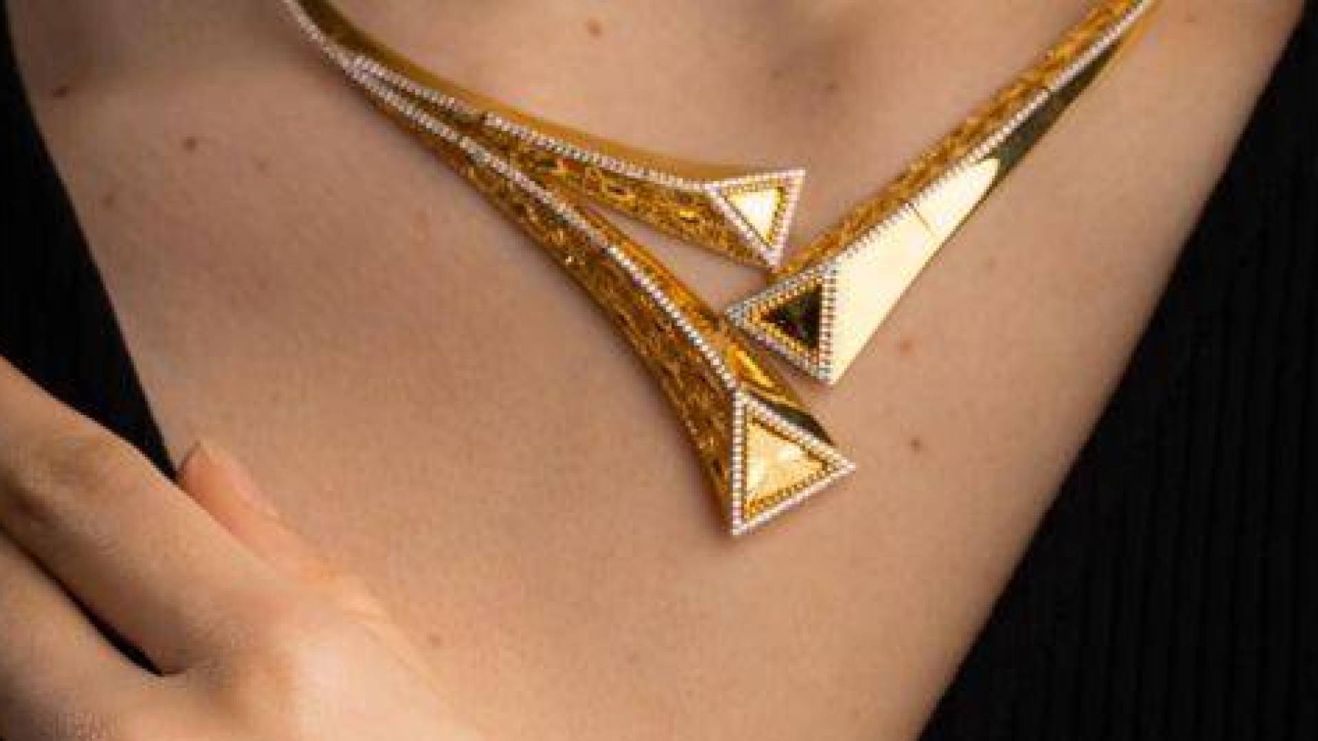 مجوهرات ذهبية