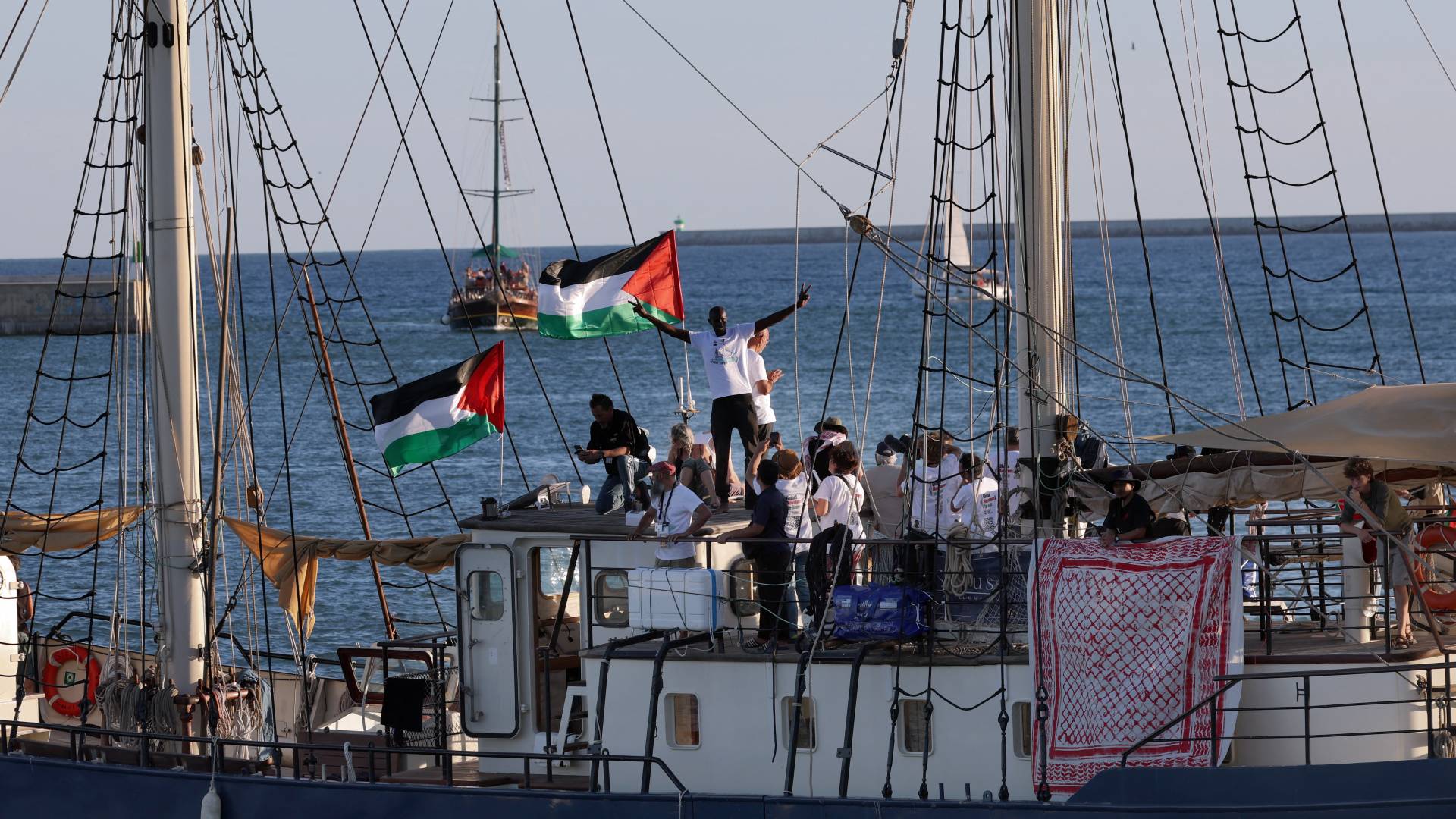 أسطول "الصمود العالمي"