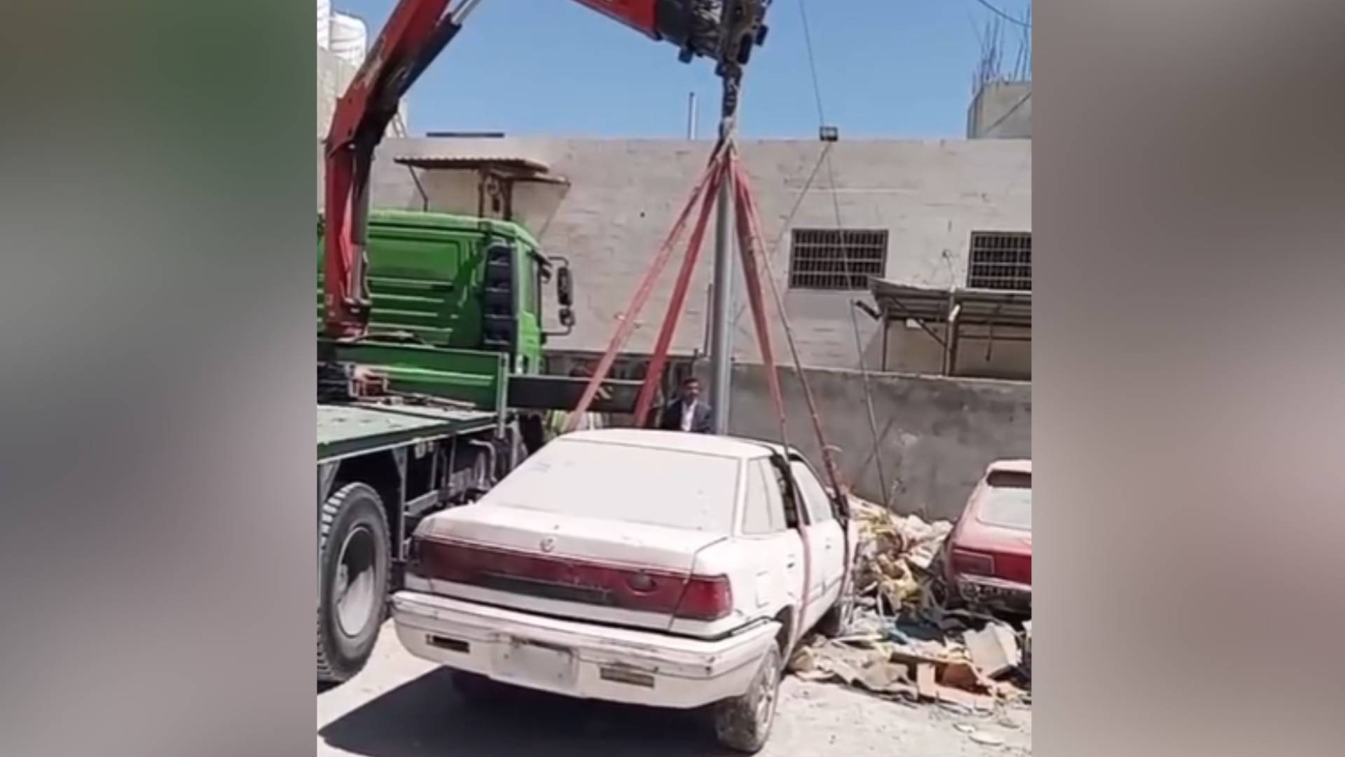 المركبات المتروكة في الشوارع - تعبيرية