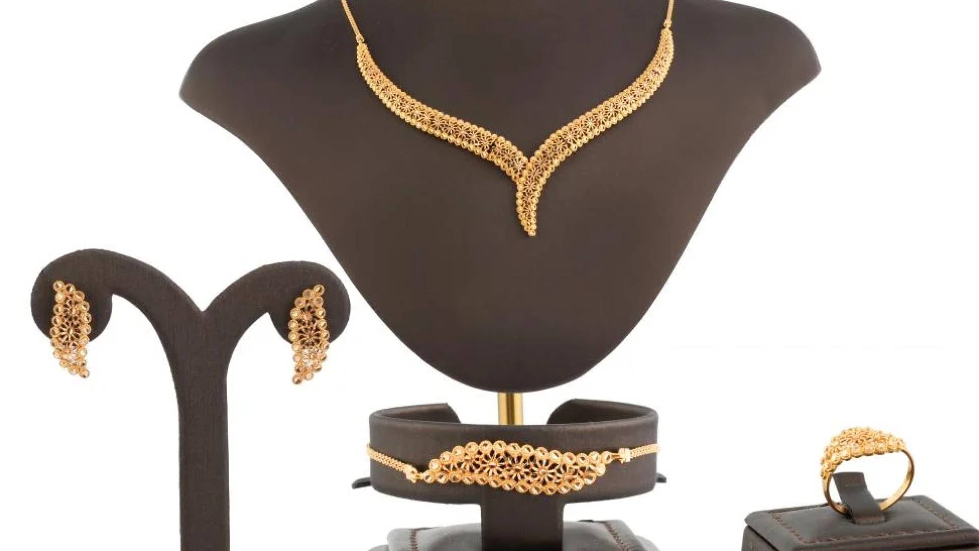 مجوهرات ذهبية