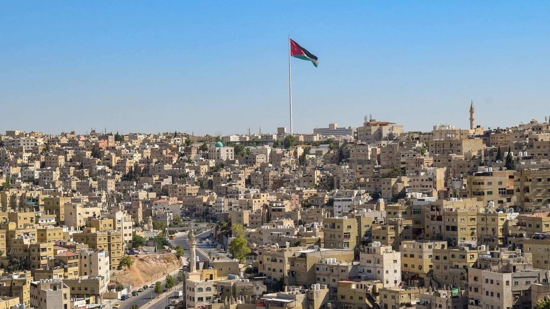 ما حقيقة تأثر الأردن بموجة حارة