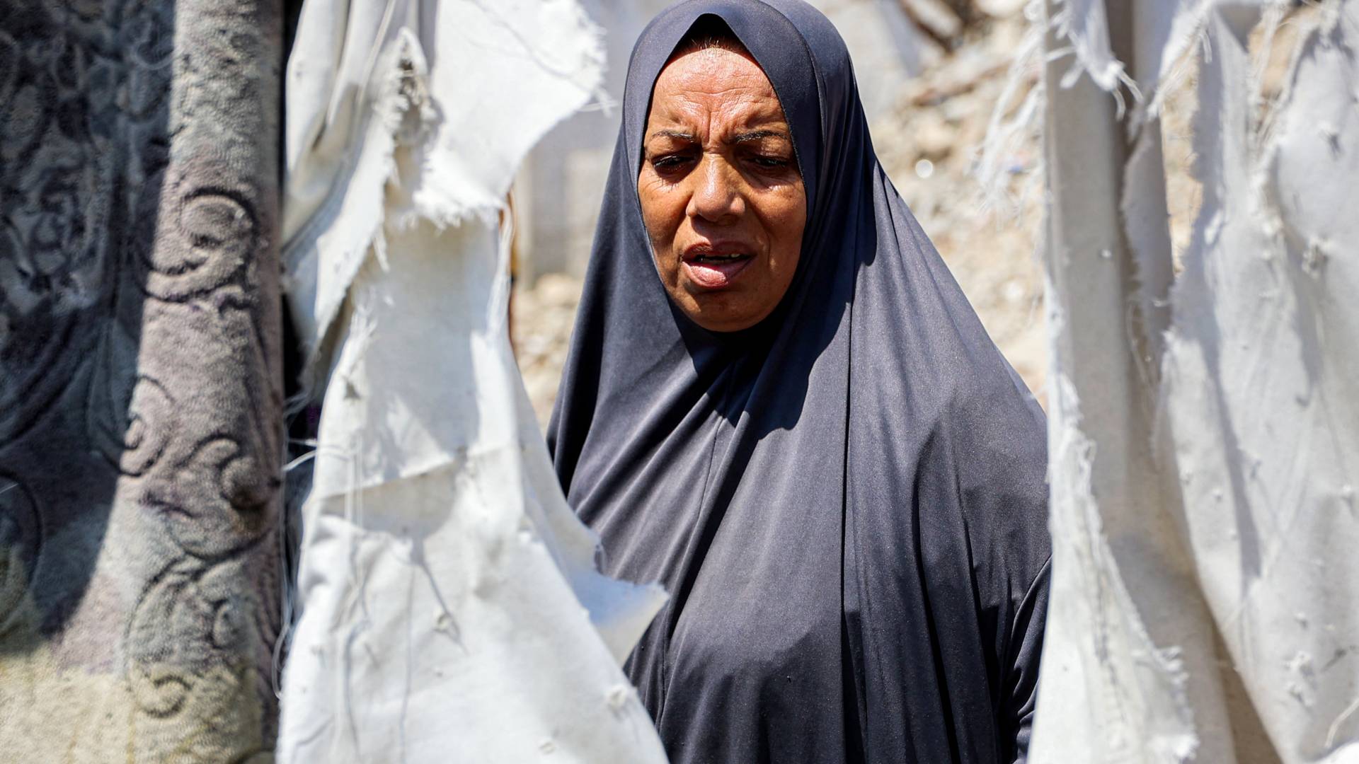 معاناة اهالي قطاع غزة