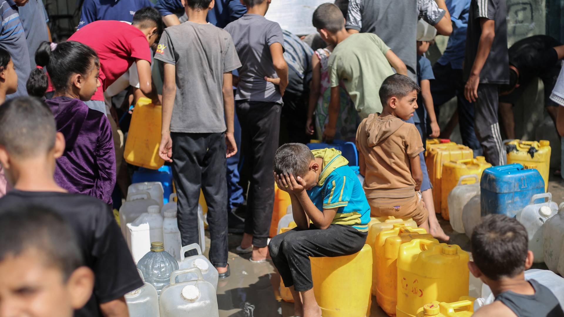 معاناة الأطفال في غزة