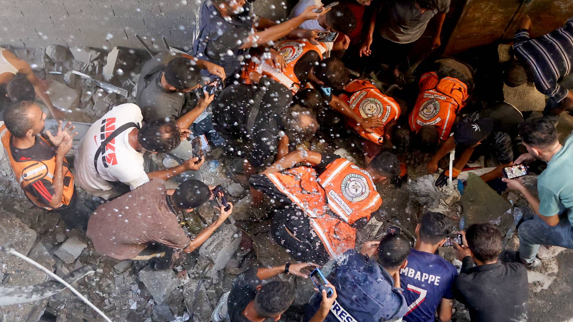 معاناة أهالي قطاع غزة