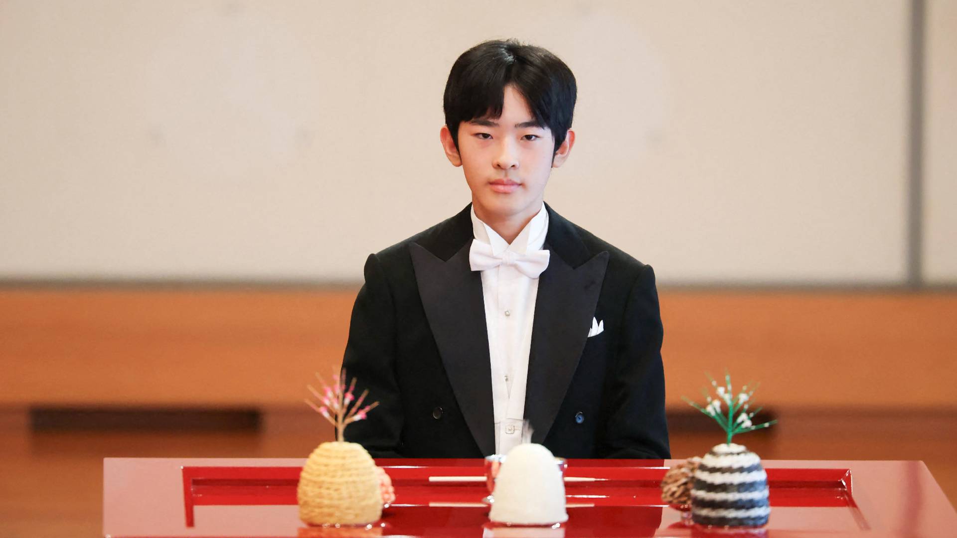 الأمير الياباني هيساهيتو يحضر مراسم بلوغه سن الرشد