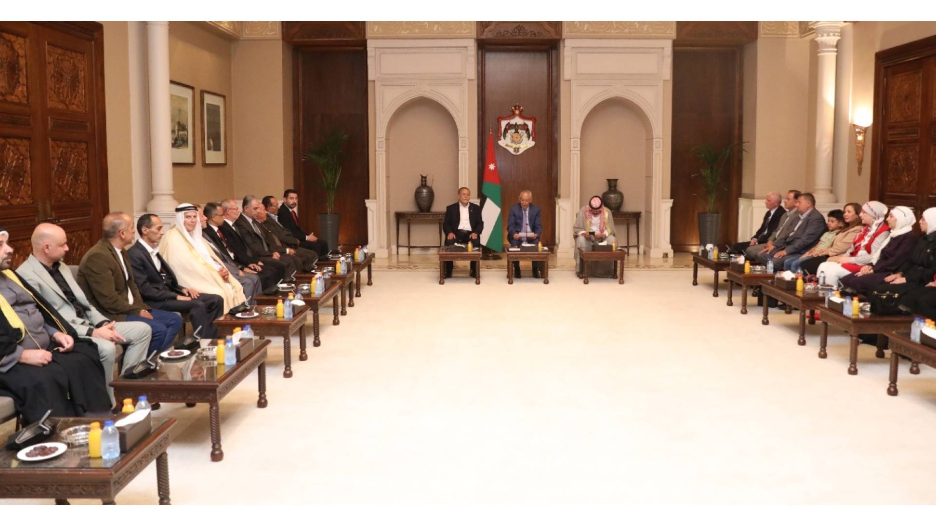 اجتماع رئيس الديوان الملكي