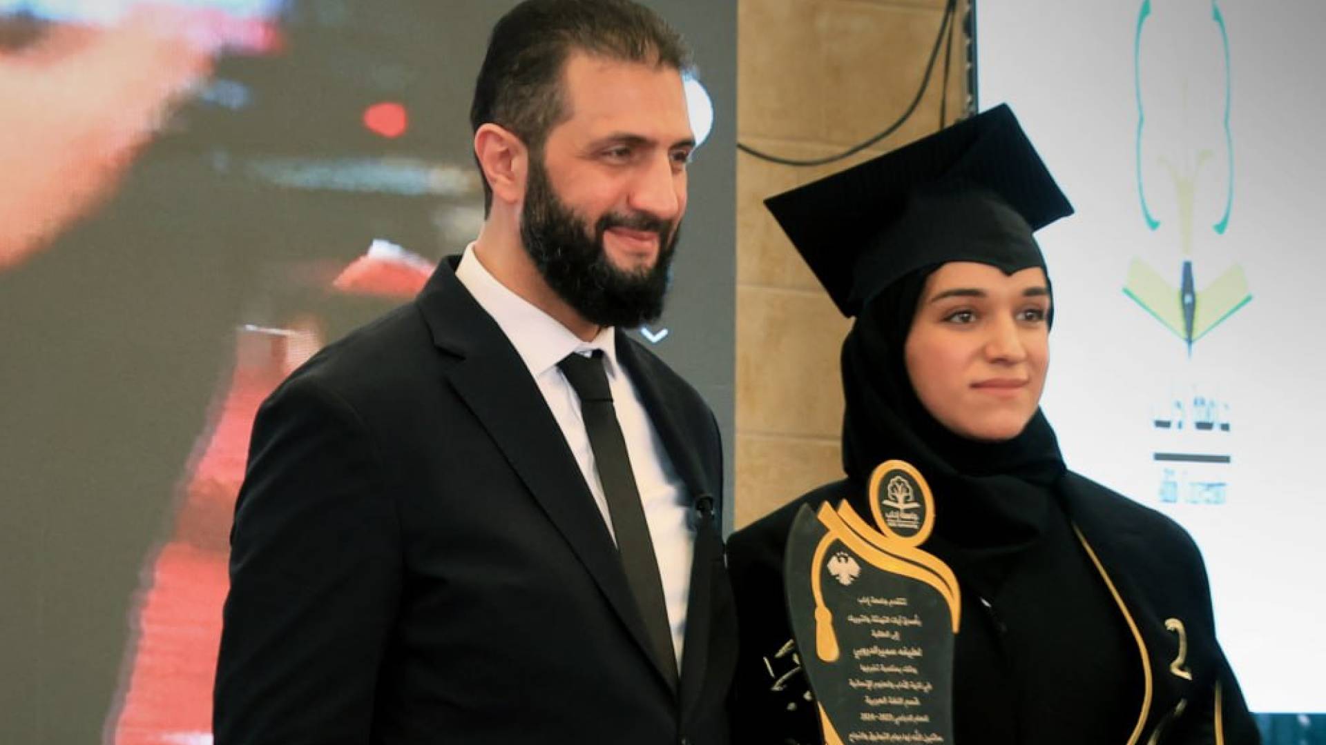 الرئيس السوري أحمد شرع وزوجته لطيفة الدروبي