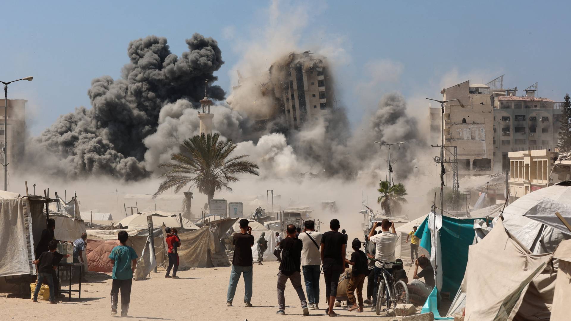 الاحتلال الإسرائيلي يستهدف برج المشتهى بغزة