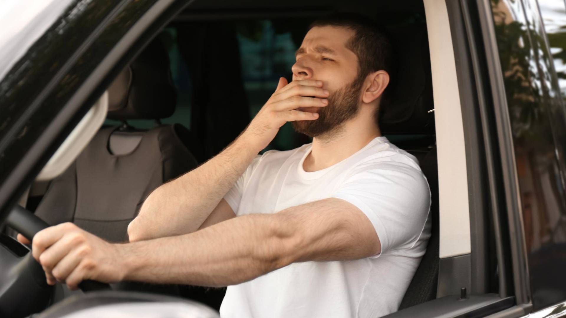 النعاس اثناء القيادة