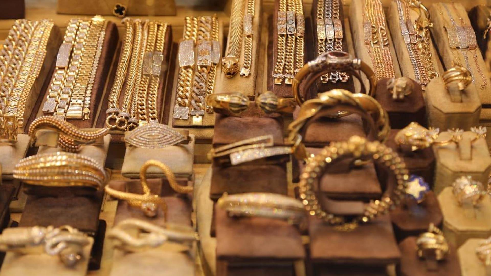 مجوهرات ذهبية