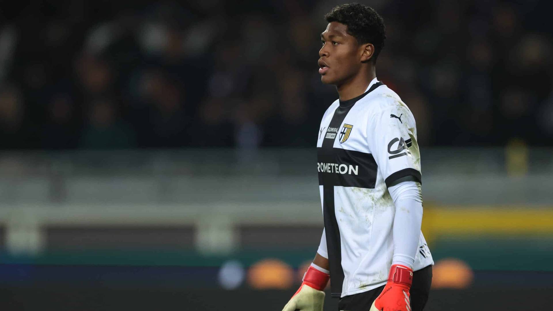 بديل محتمل لحارس ميلان.. هل يعود سوزوكي إلى دائرة اهتمامات الروسونيري؟