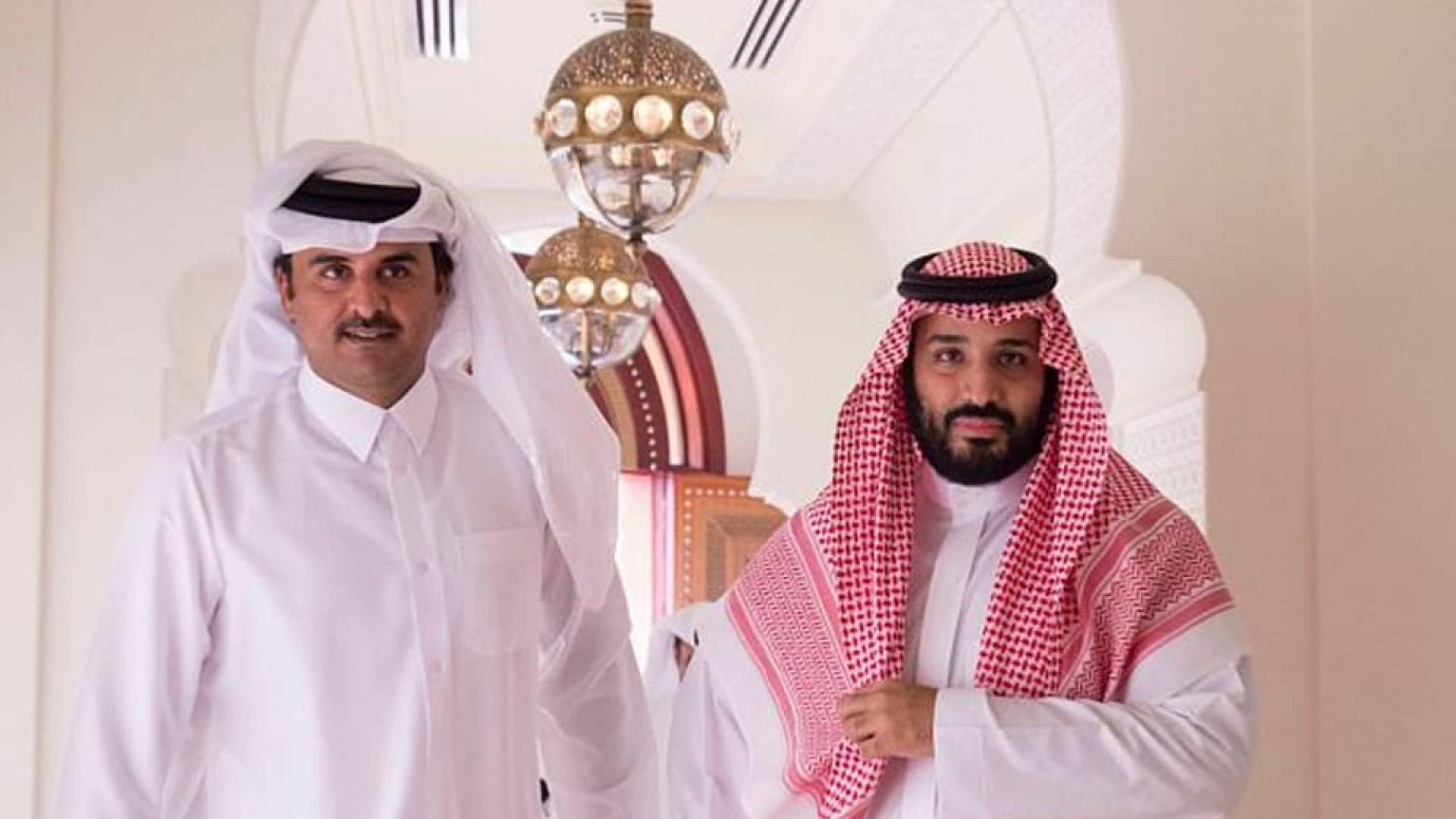 ارشيفية.. ولي العهد السعودي برفقة الامير القطري