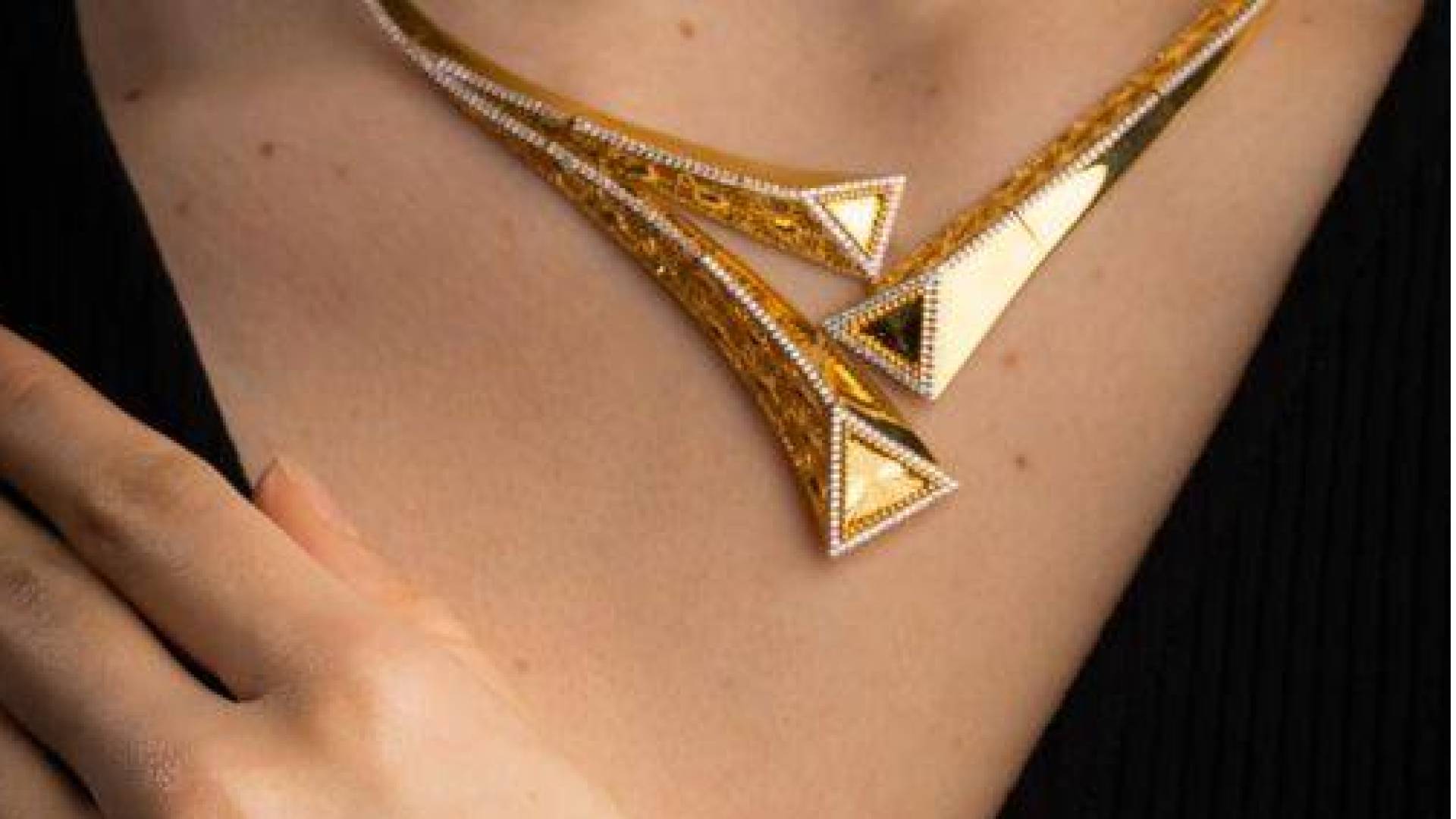 تراجع طفيف في أسعار الذهب عالميا الأربعاء