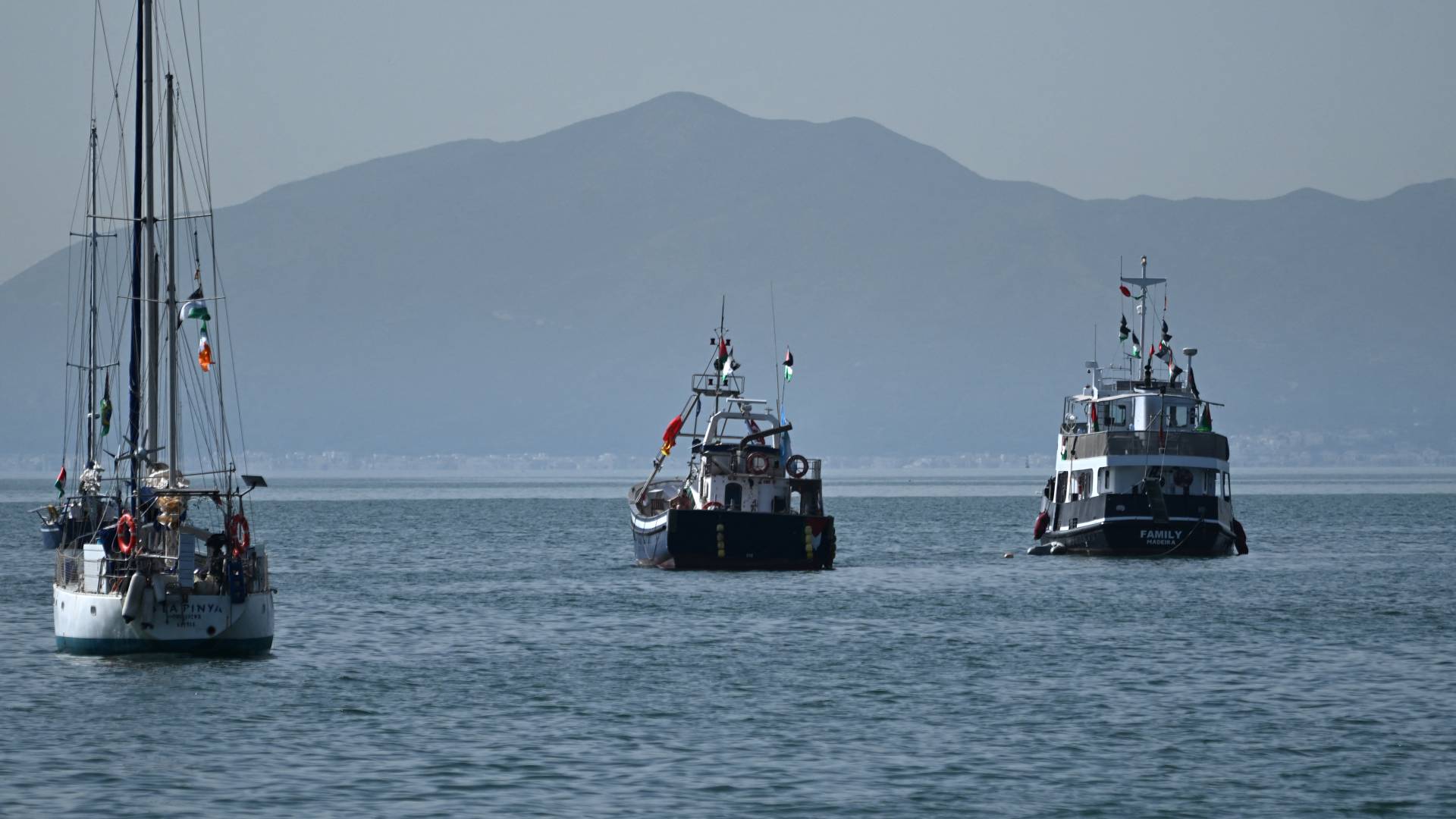 أسطول الصمود العالمي، قبالة ساحل قرية سيدي بو سعيد