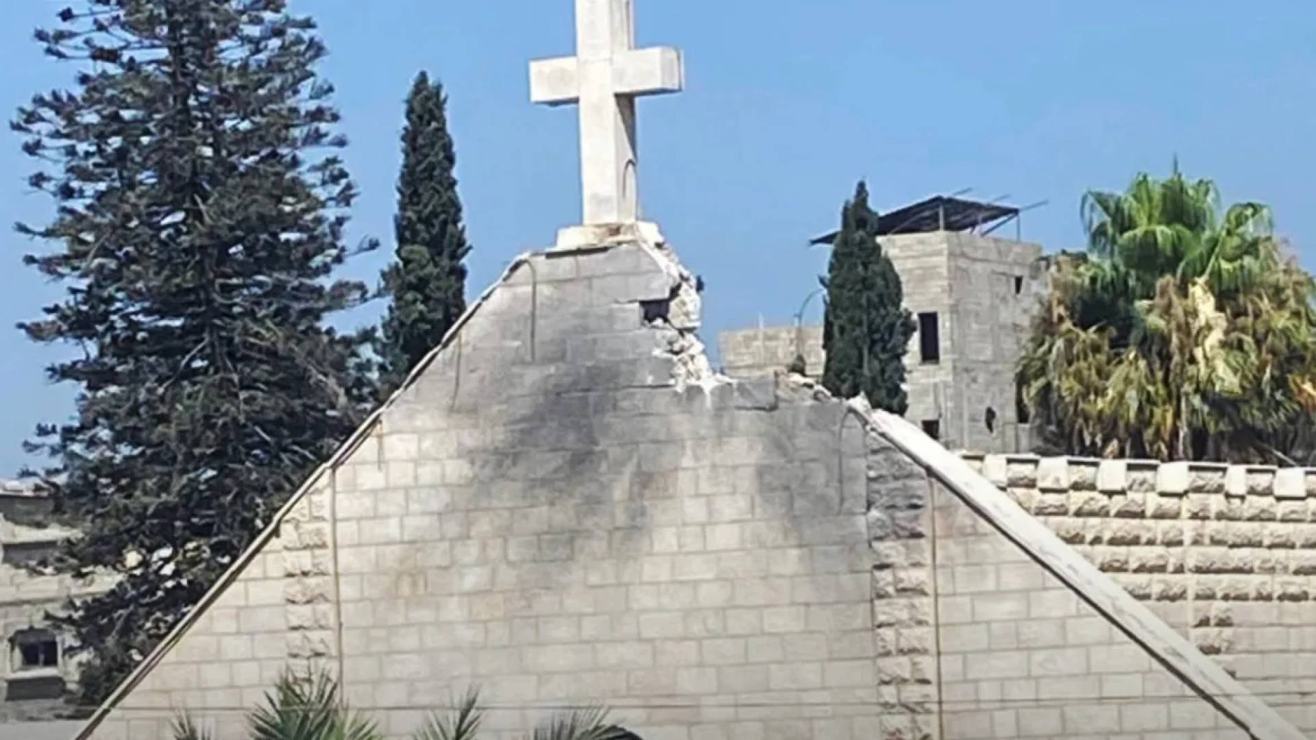 رغم تهديدات الاحتلال.. راعي كنيسة اللاتين في غزة: لن نغادر.. والتهجير "حكم بالإعدام"