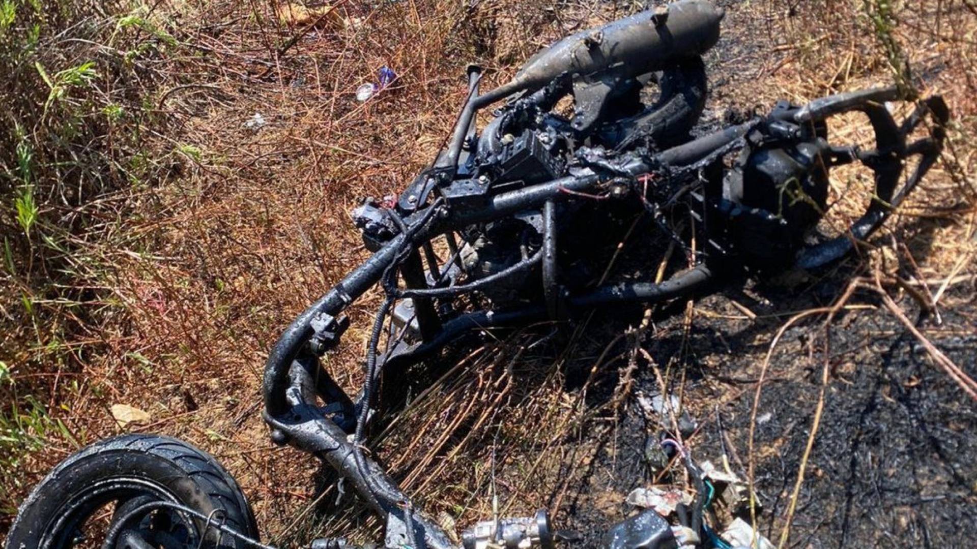 الدراجة المحترقة التي استهدفتها مسيرة  تابعة للكيان الاحتلال