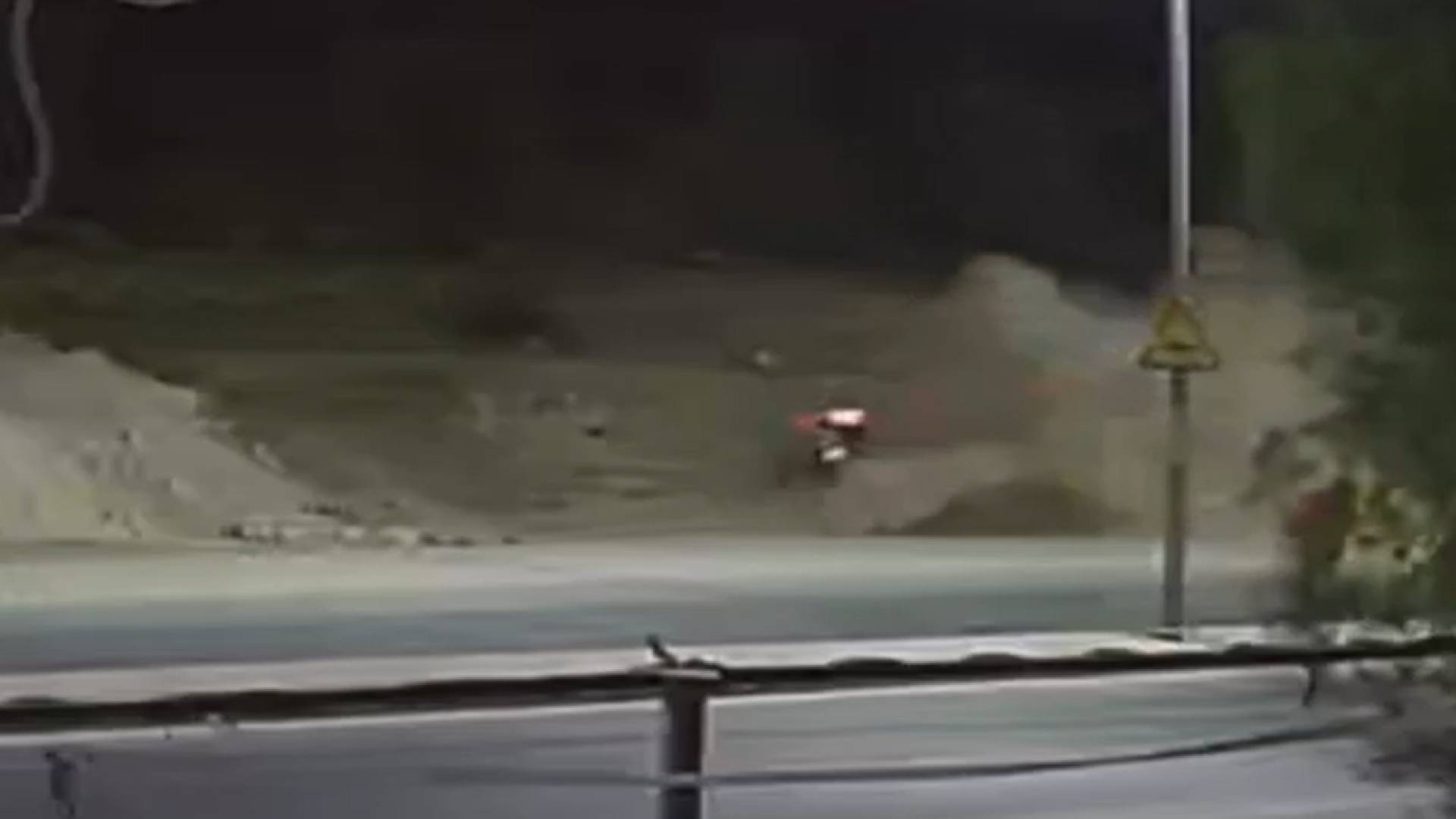 إصابتان بحادث تدهور مركبة قرب ميدان الحكمة في أبو علندا