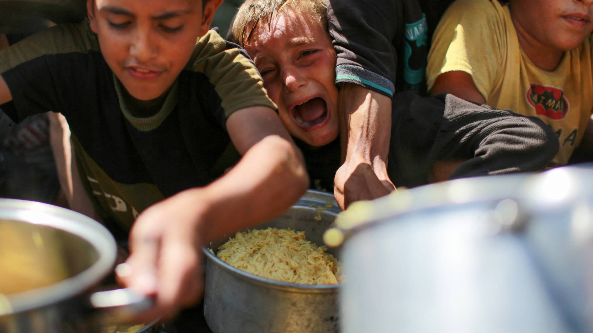مساعدات إنسانية في غزة
