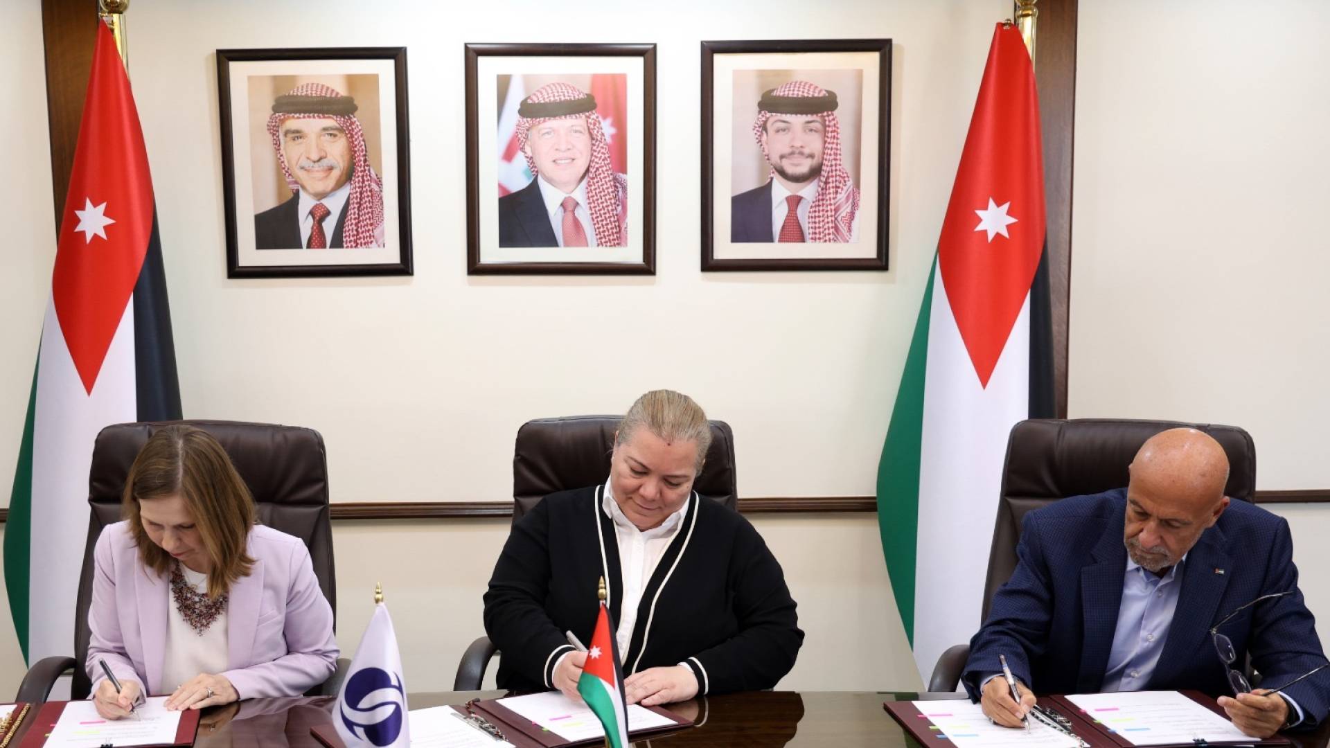 توقيع الاتفاقيات