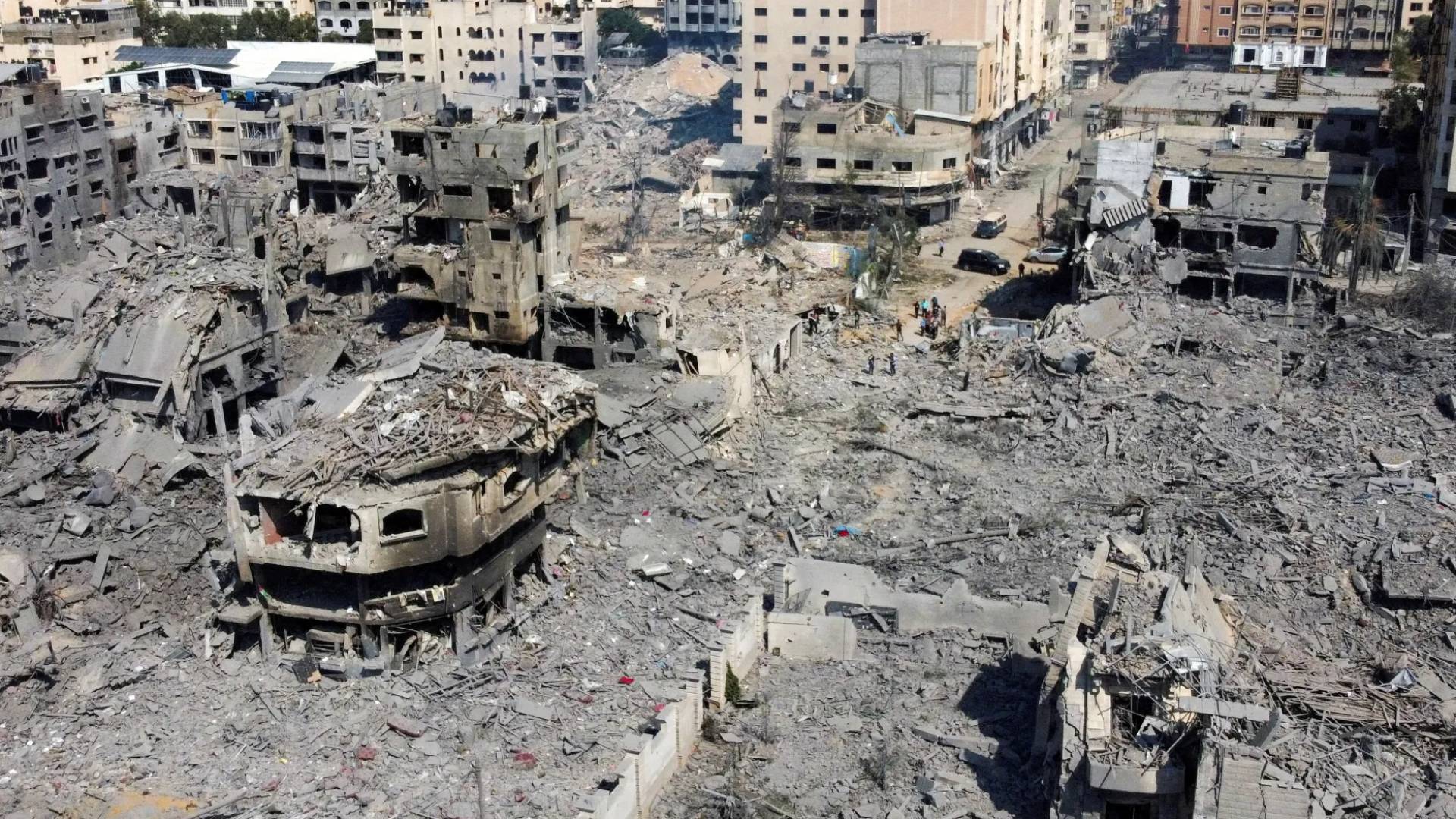 الاحتلال يأمر بإخلاء منطقتي ميناء غزة وحي الرمال.. ويهدد بشن هجمات وشيكة