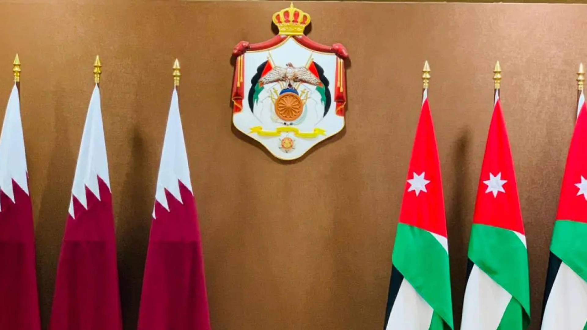 علم الاردن وقطر