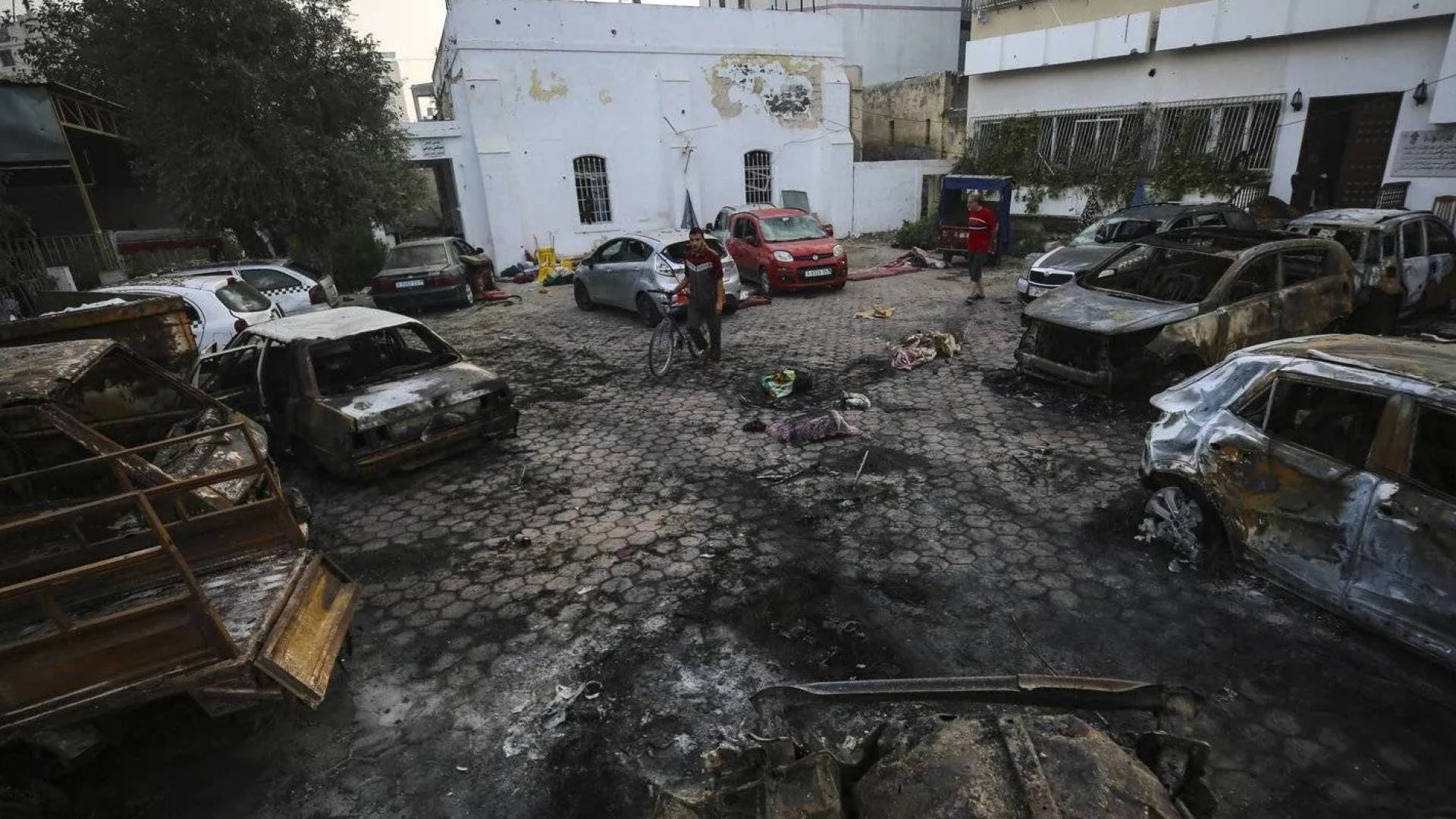 أرشيفية.. مستشفى مدمر في قطاع غزة